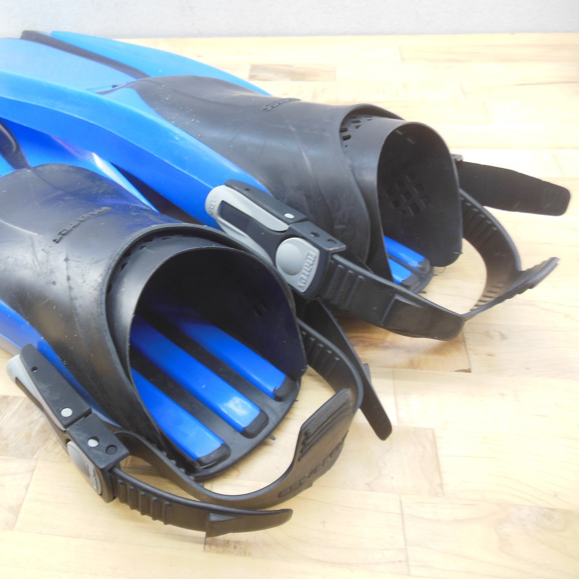 Mares Italy Plana Avanti Dive Swim Fins Blue Regular Size Open Heel Straps
