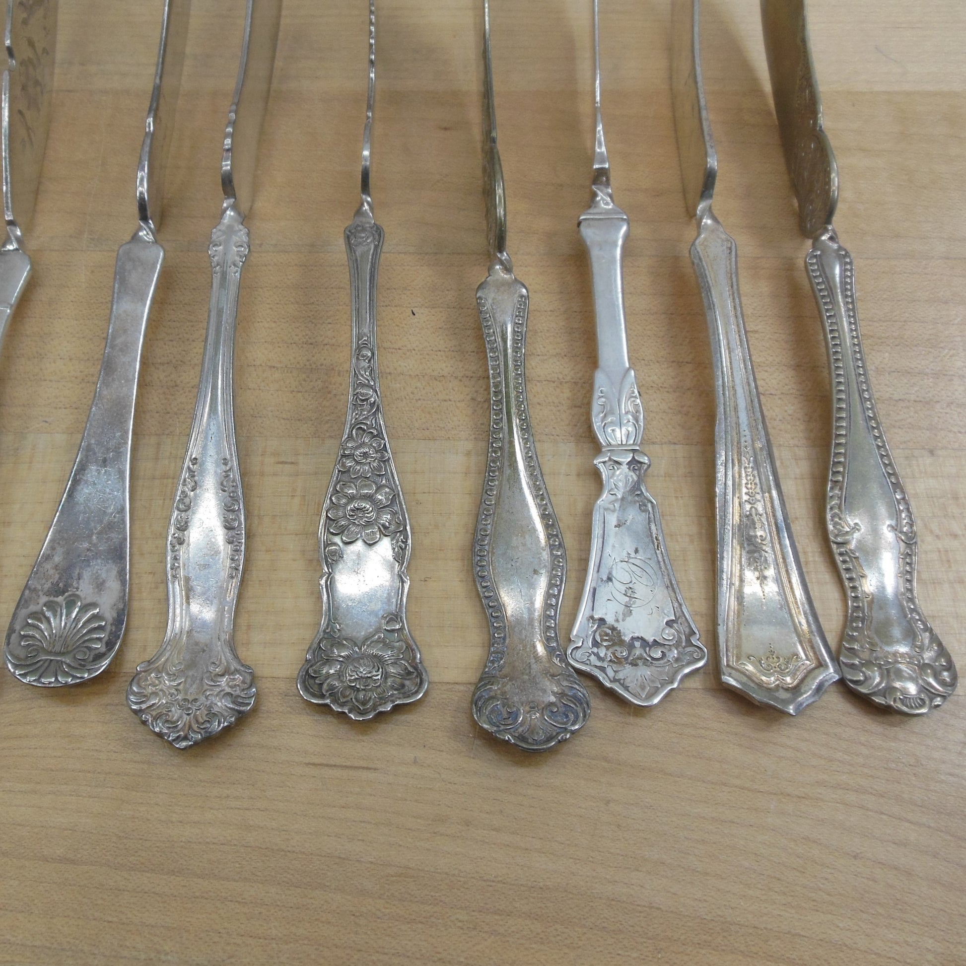 Antique Mixed Master Collection 33 Silverplate Master Butter Knives Twist vintage