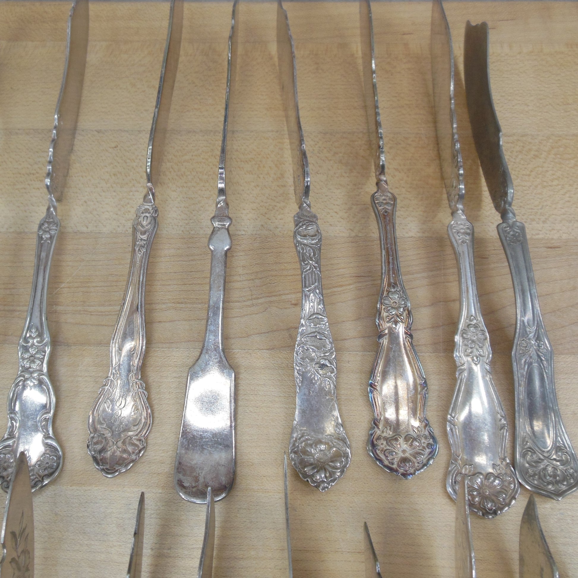 Antique Mixed Master Collection 33 Silverplate Master Butter Knives Twist lot