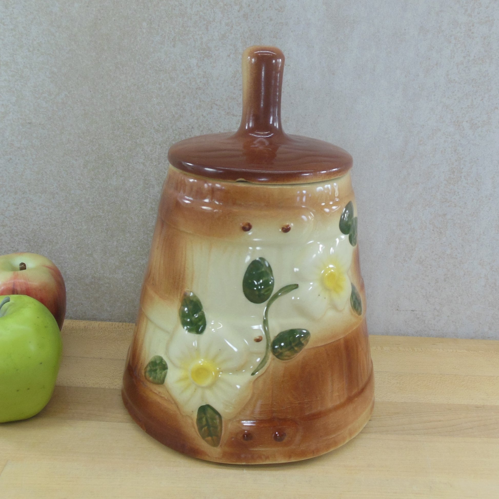 McCoy Pottery 1930's Butter Churn Cookie Jar White Yellow Flowers