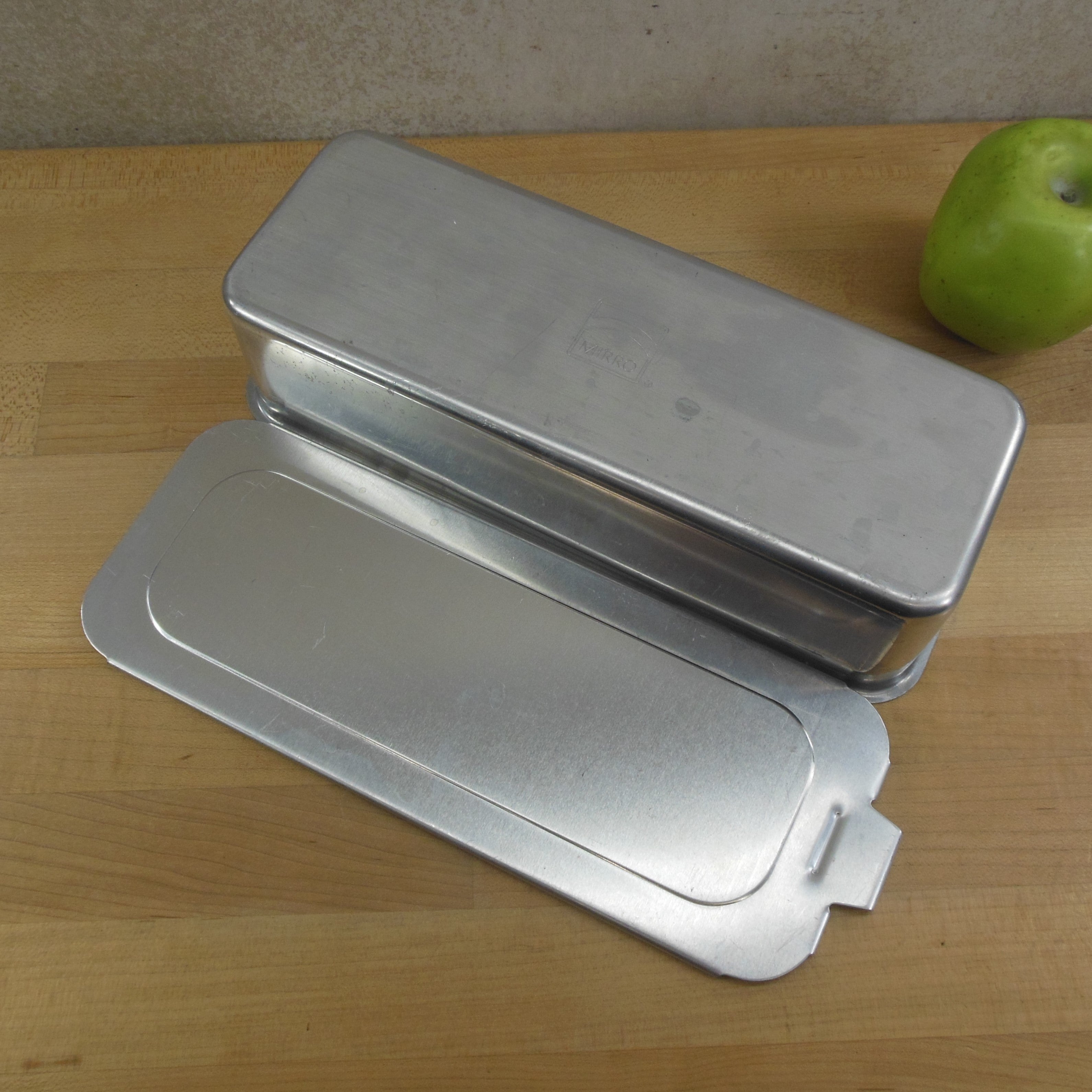 Mirro aluminum shop cake pan