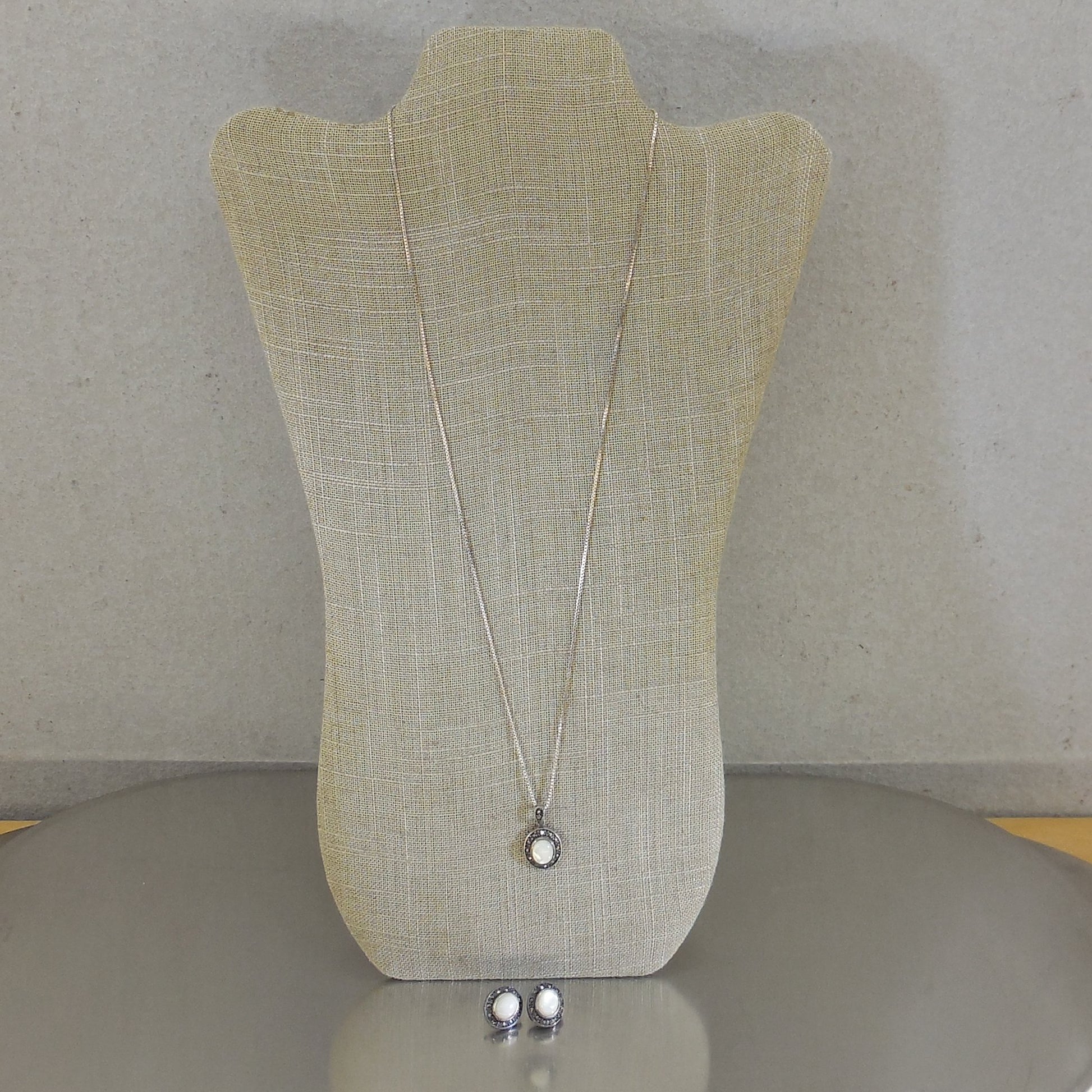 Unbranded 925 Sterling Oval MOP Marcasite Necklace & Earrings Set vintage