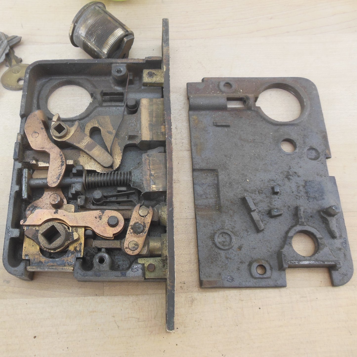 Antique Unbranded 2 Lot Door Mortise Lockset Part Thumb Latch Cylinder Lock interior