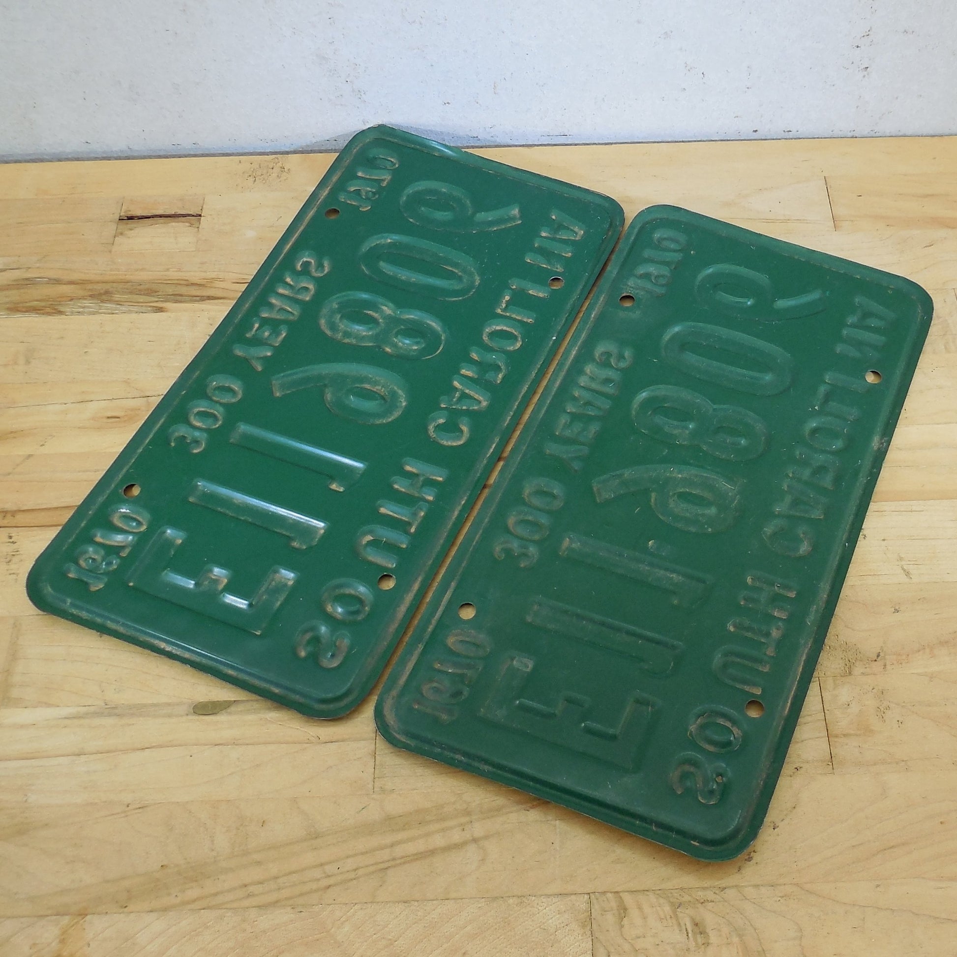 South Carolina 1970 License Plate Tag - 300 Years Matched Pair E119806