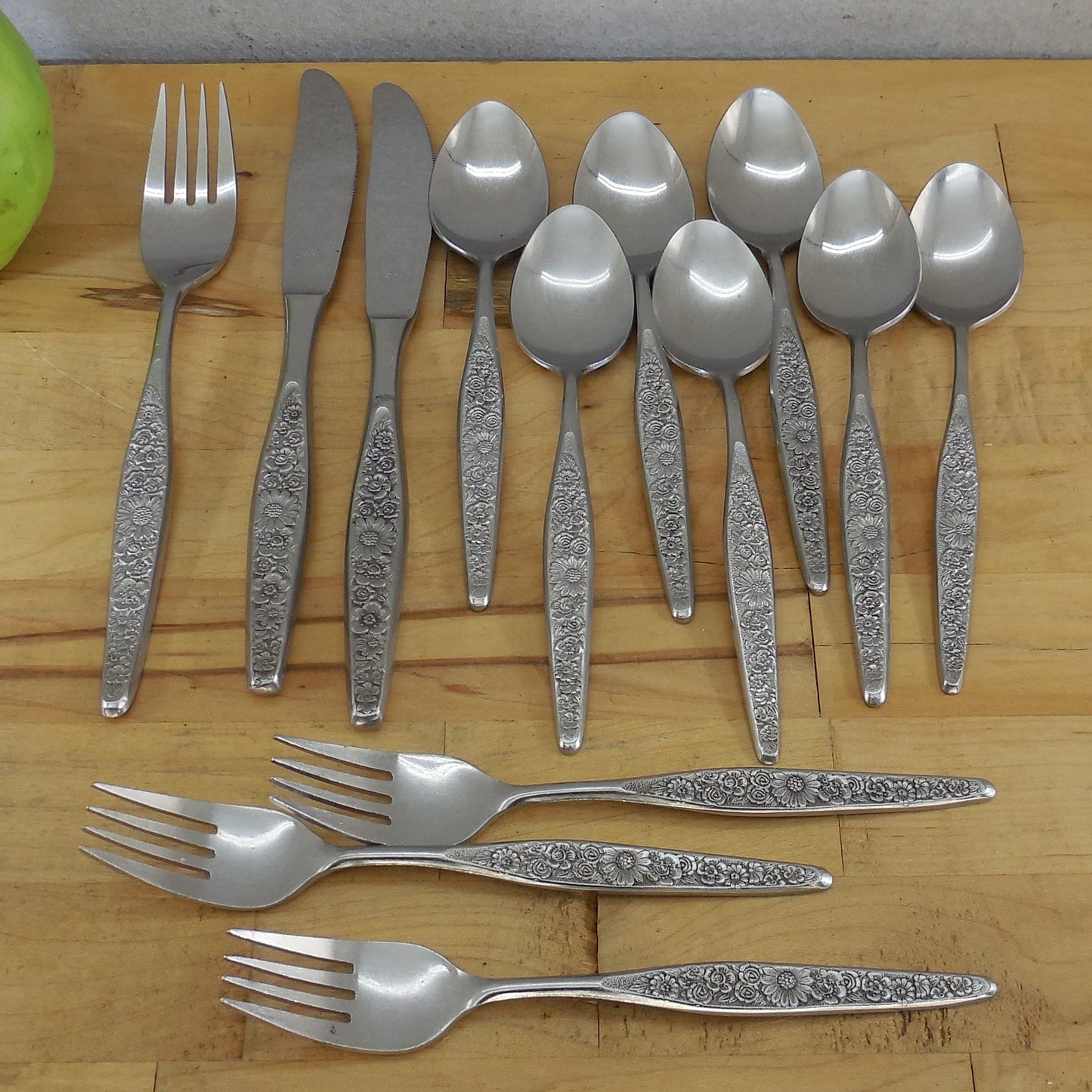 Unbranded UNF6 Japan Stainless Flatware 13 Lot Floral No Black Vintage