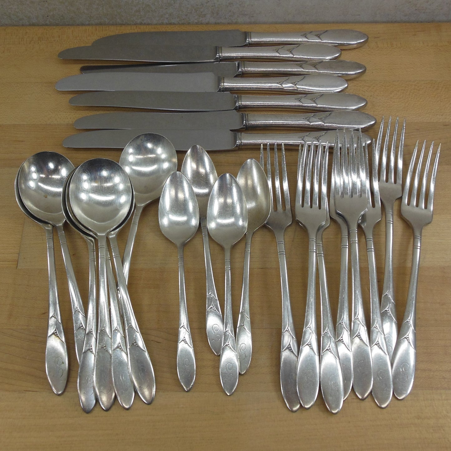 Oneida Community Silverplate Lady Hamilton 26 Piece Lot Flatware