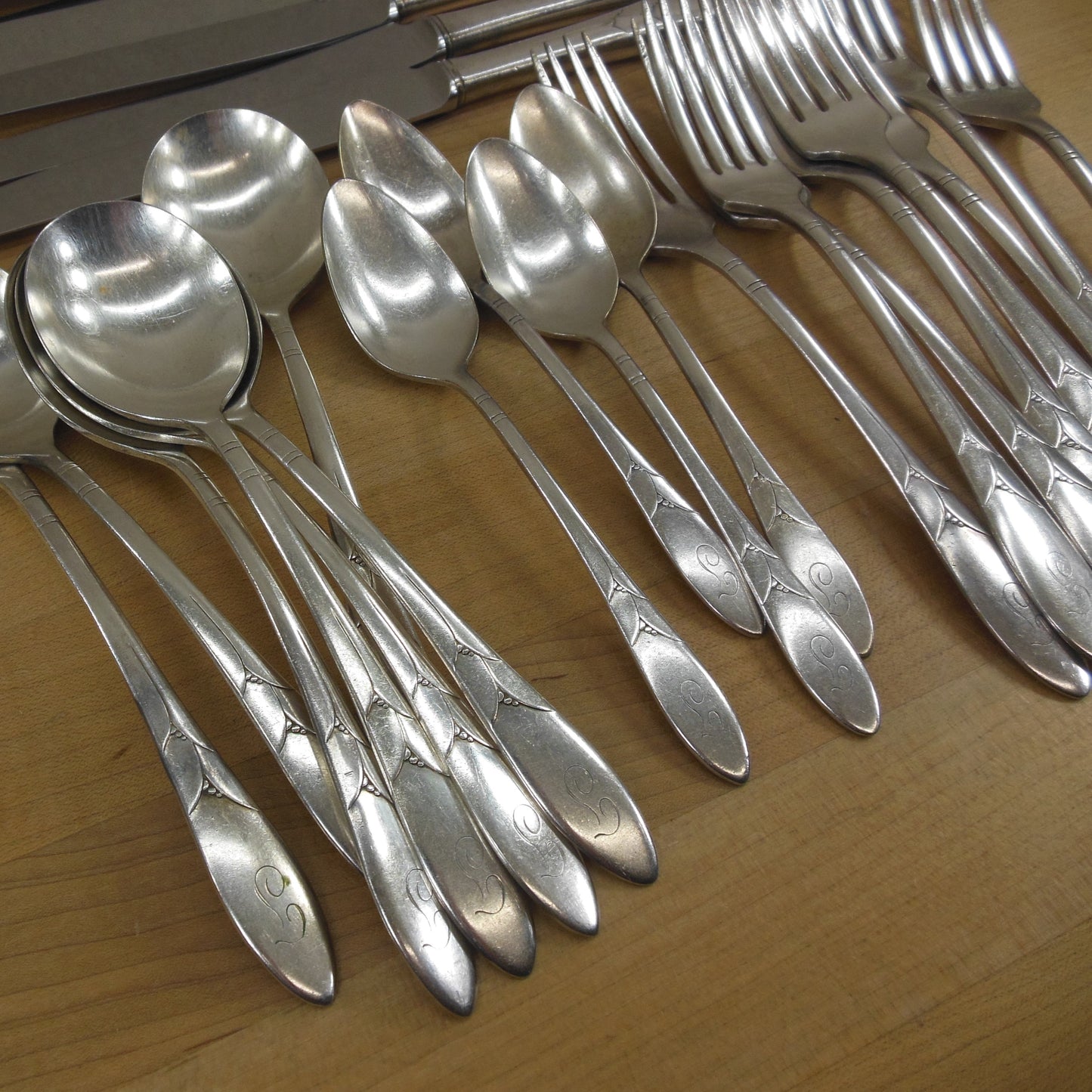 Oneida Community Silverplate Lady Hamilton 26 Piece Lot Flatware Gumbo Spoon Teaspoon