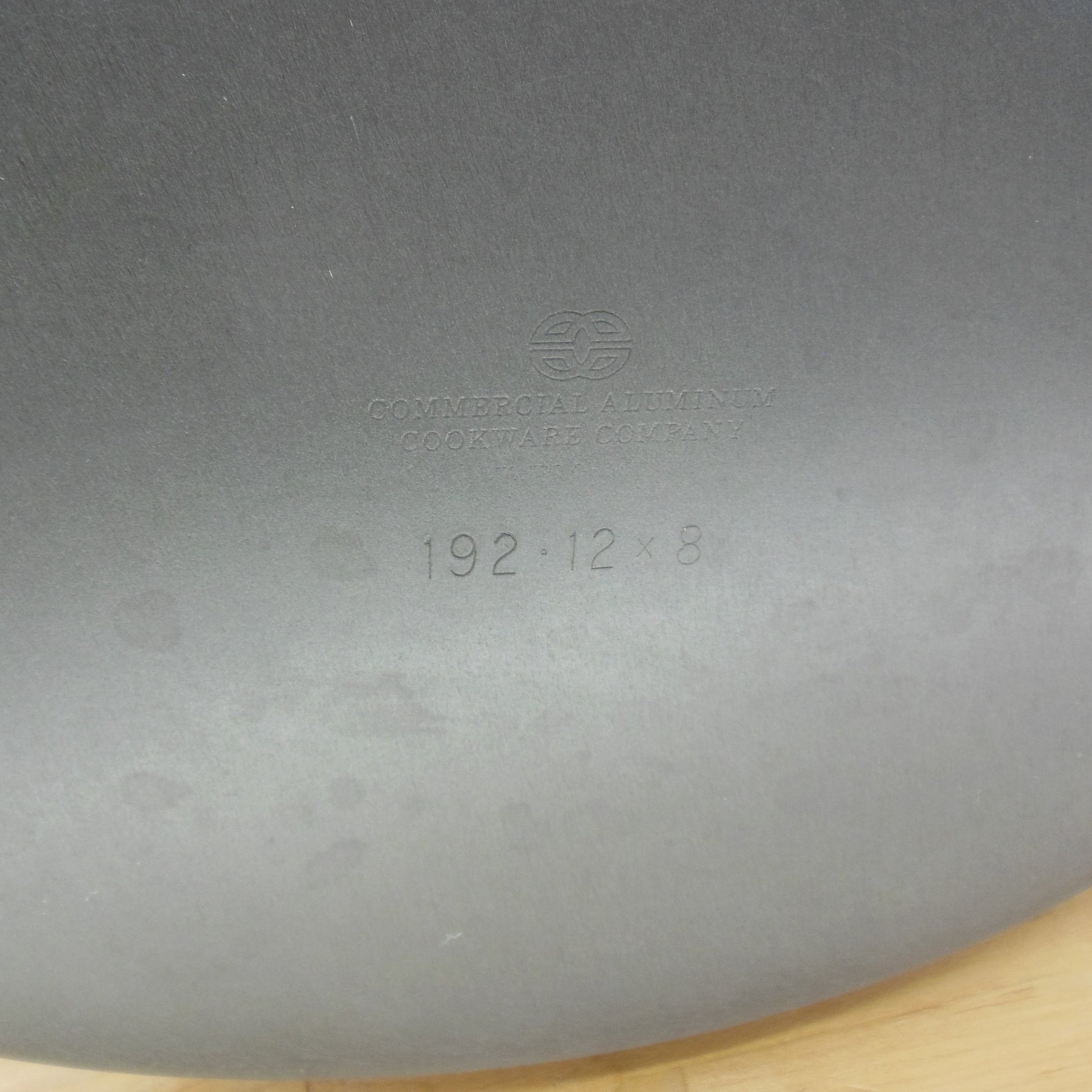 Calphalon Commercial Cookware Anodized Oval Omelet Pan Skillet 192 Maker Mark
