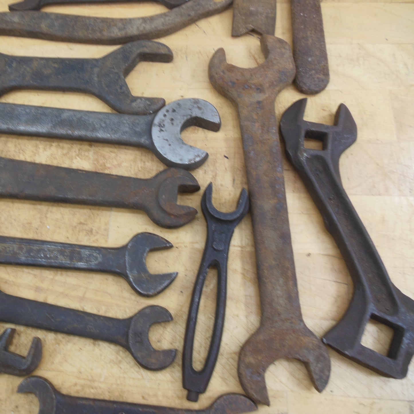 Antique 21 Lot Old Iron Wrenches Farm Tool Pratt & Whitney Others Used Unrestored