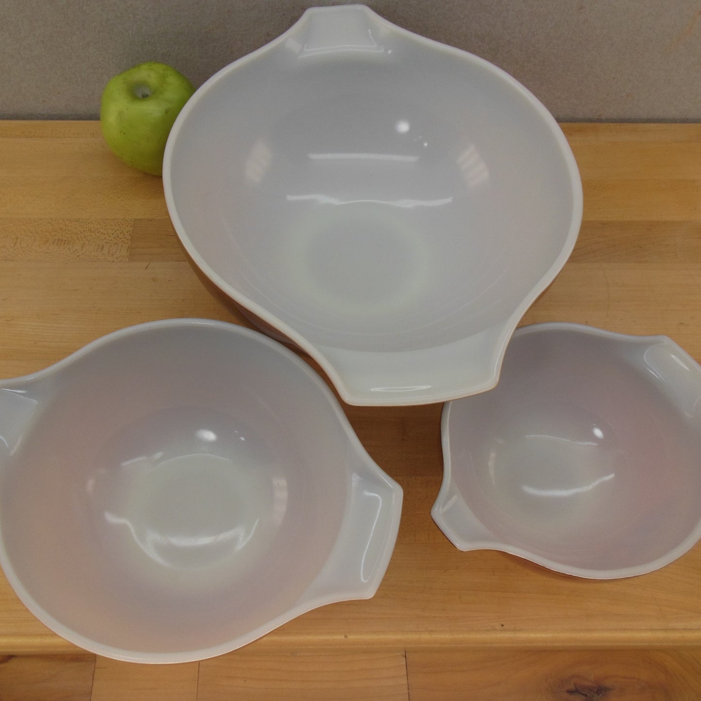 Pyrex Glass Old Orchard 3 Set Cinderella Mixing Bowls 441 442 444 Interior View