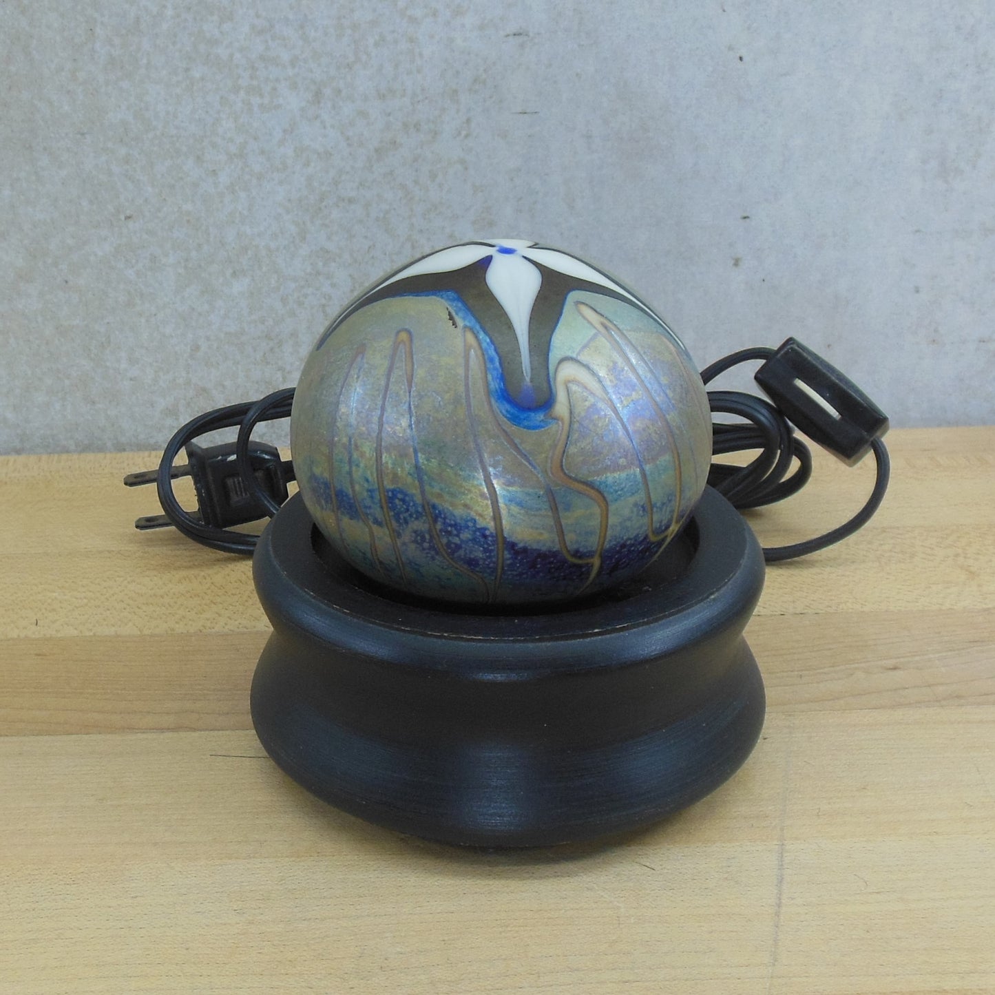 Stephan Fellerman 1981 Signed Glass Paperweight Gold Lamp Mood Light