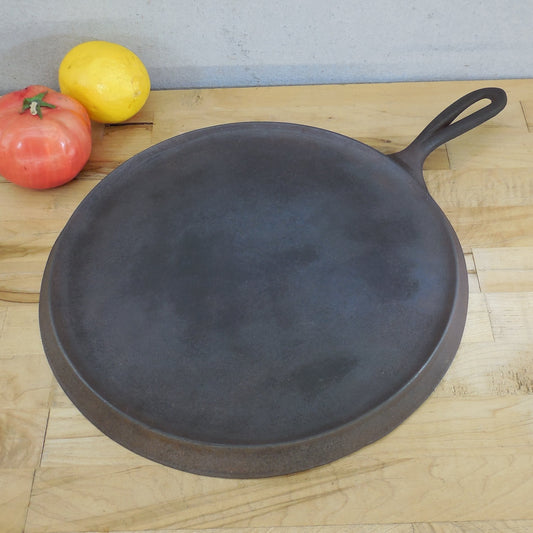 Favorite Piqua Ware #10 Round Cast Iron Griddle Rustic