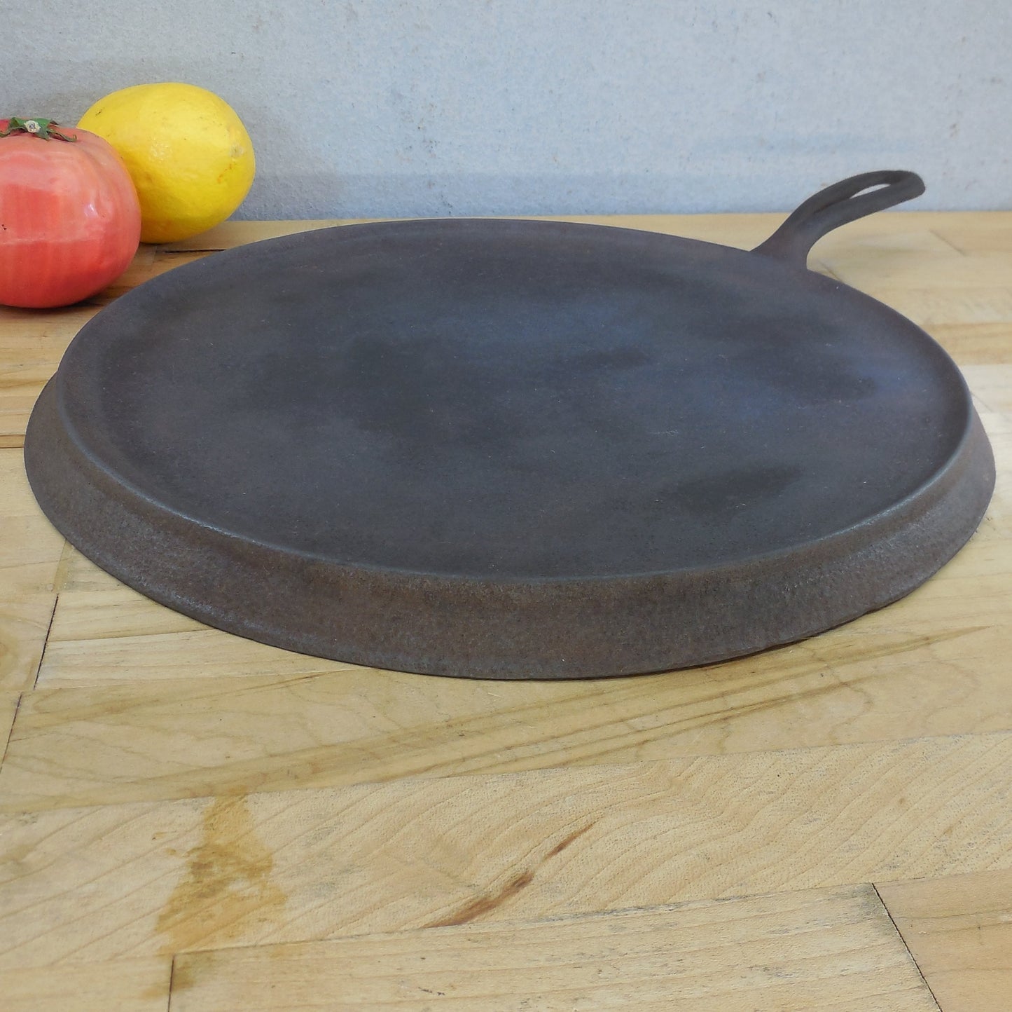 Favorite Piqua Ware #10 Round Cast Iron Griddle Rustic Round