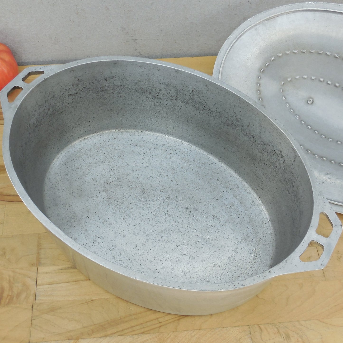Mirro USA Grandeur Platinum Finish Aluminum #43 Oval Roaster Dome Lid Cleaned