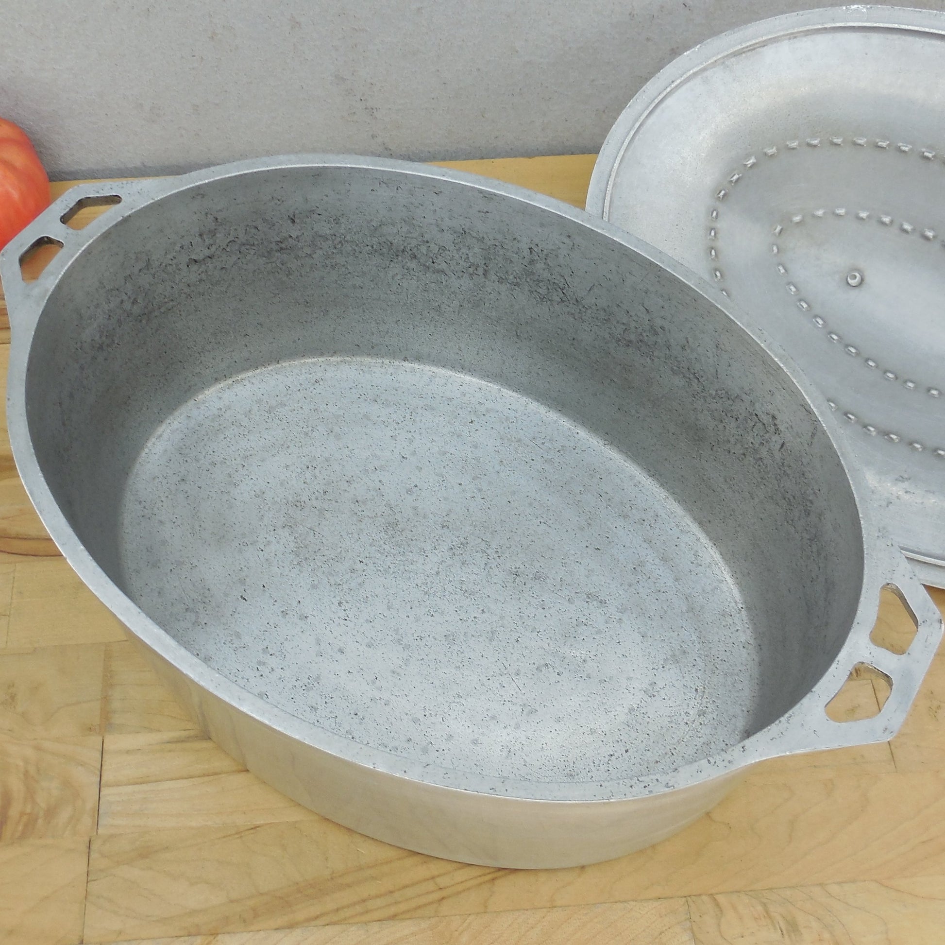 Mirro USA Grandeur Platinum Finish Aluminum #43 Oval Roaster Dome Lid Cleaned