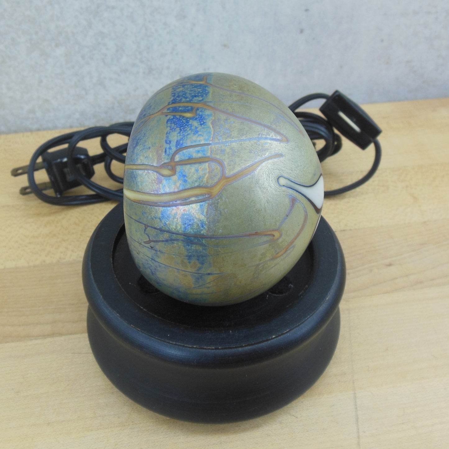 Stephan Fellerman 1981 Signed Glass Paperweight Gold Lamp Mood Light iridescent