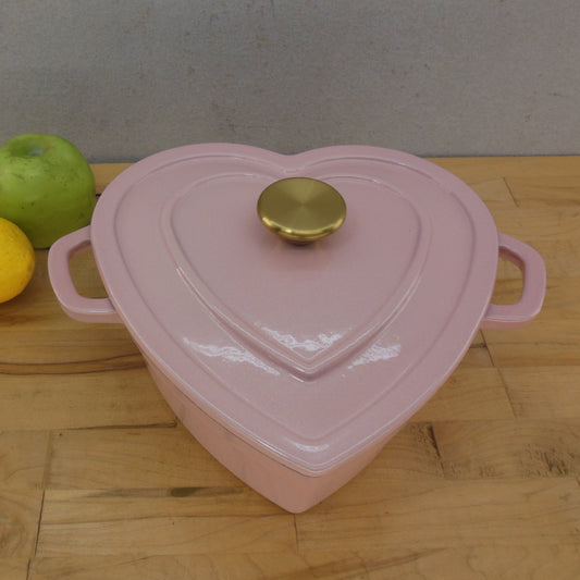 Smith & Clark Ironworks Pink Heart 3-Quart Enamel Cast Iron Dutch Oven Unused
