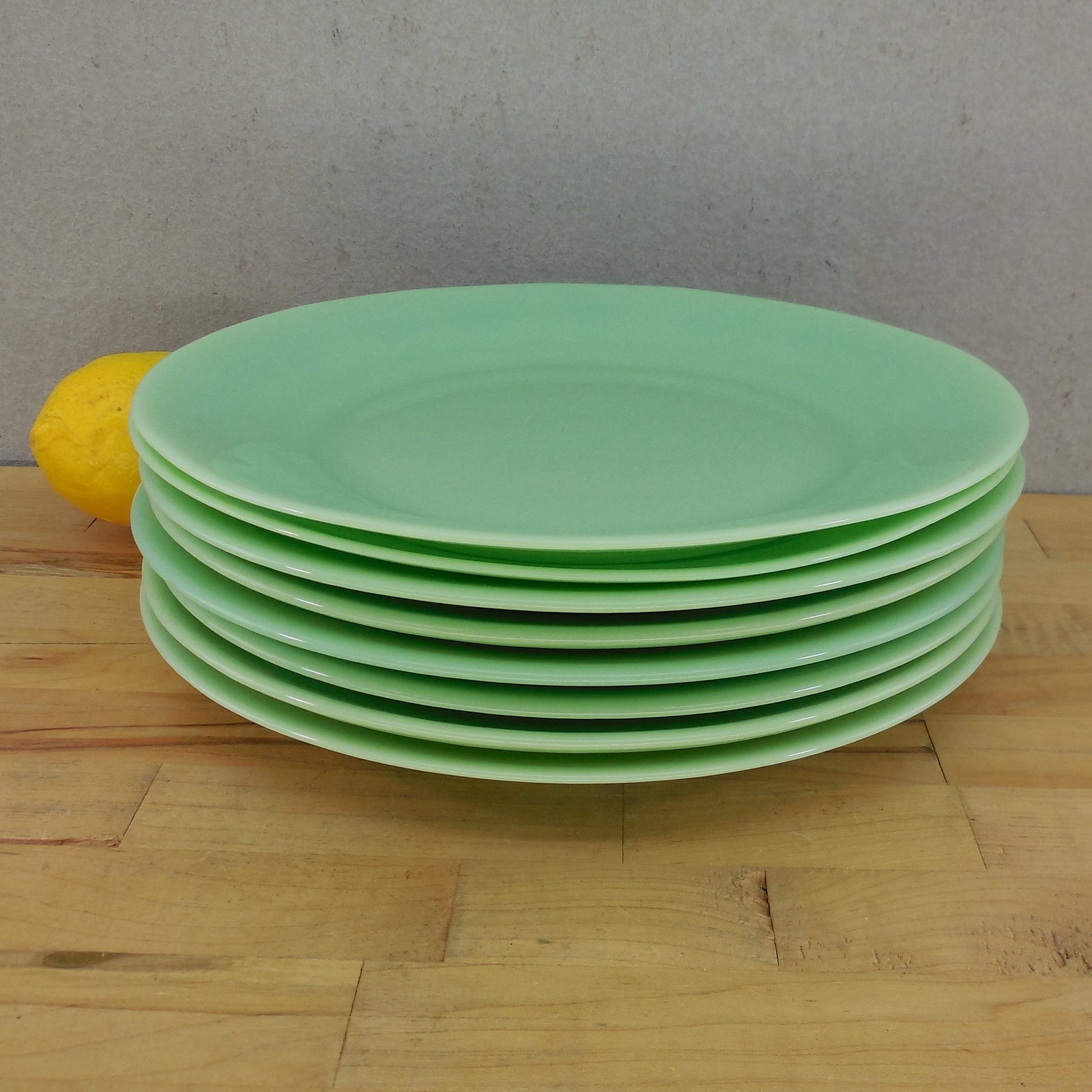 At Home International Green Jadeite Glass 10" Dinner Plates - 8 Set