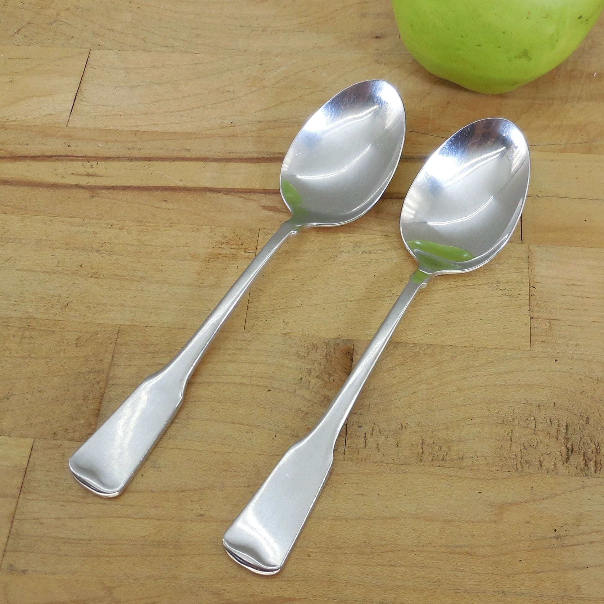 Oneida Heritage Cube American Colonial Stainless Flatware - 2 Place/Soup Spoons