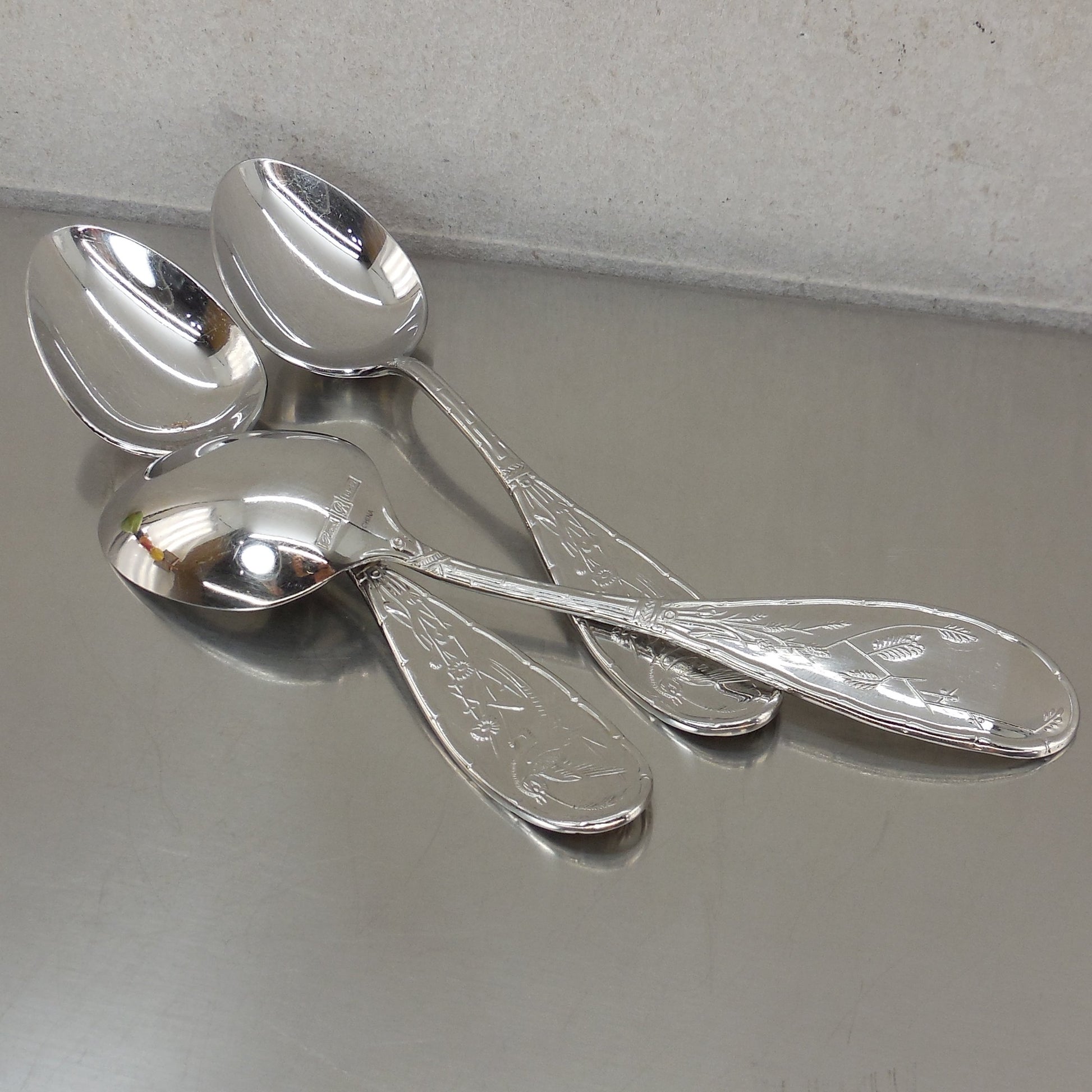 Ricci Argentieri Japanese Bird Stainless Flatware - 3 Place Oval Soup Spoons 7-3/8" Used
