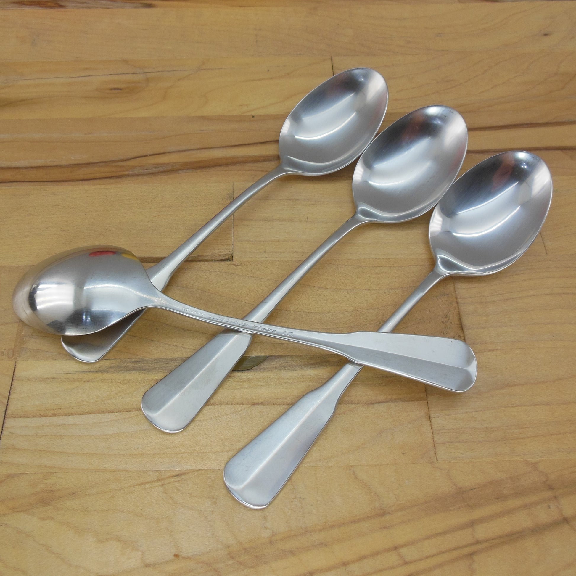 Oneida Distinction Deluxe Stainless Colonial Artistry - 4 Set Place Soup Spoons Used