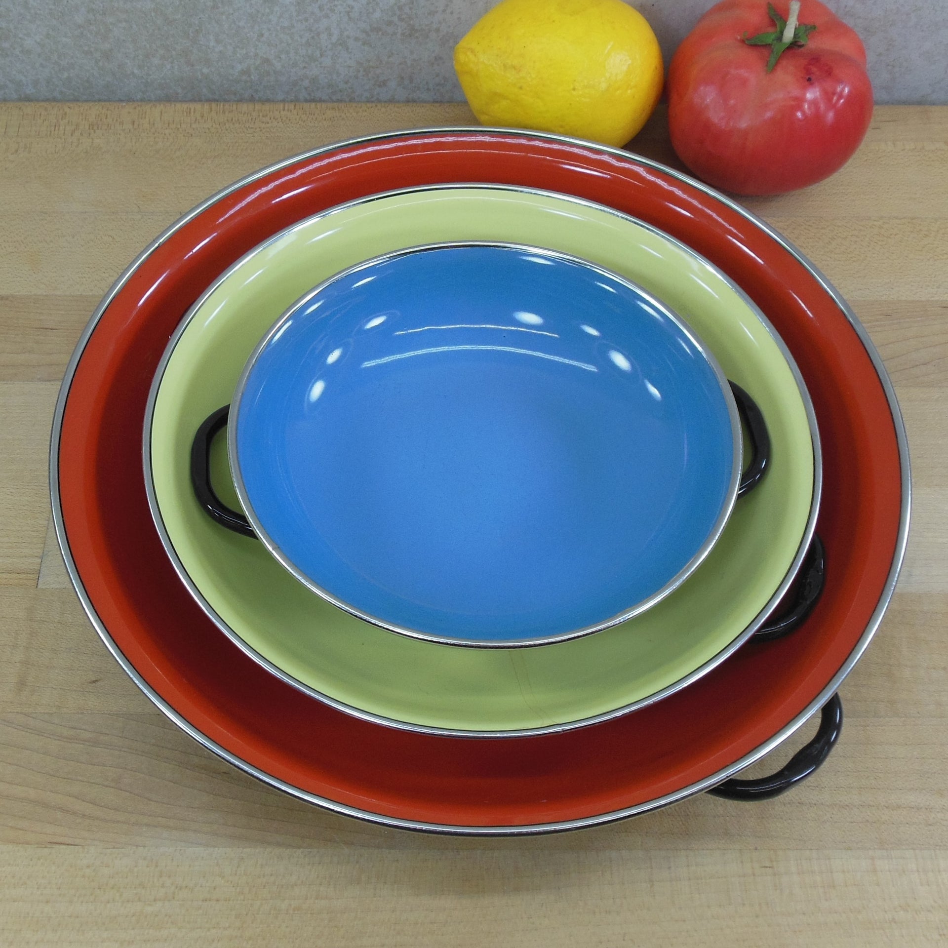 Vintage Enamel Pan Enamel Dish Set Of 3 Made In former Yugoslavia Red Blue  Yello