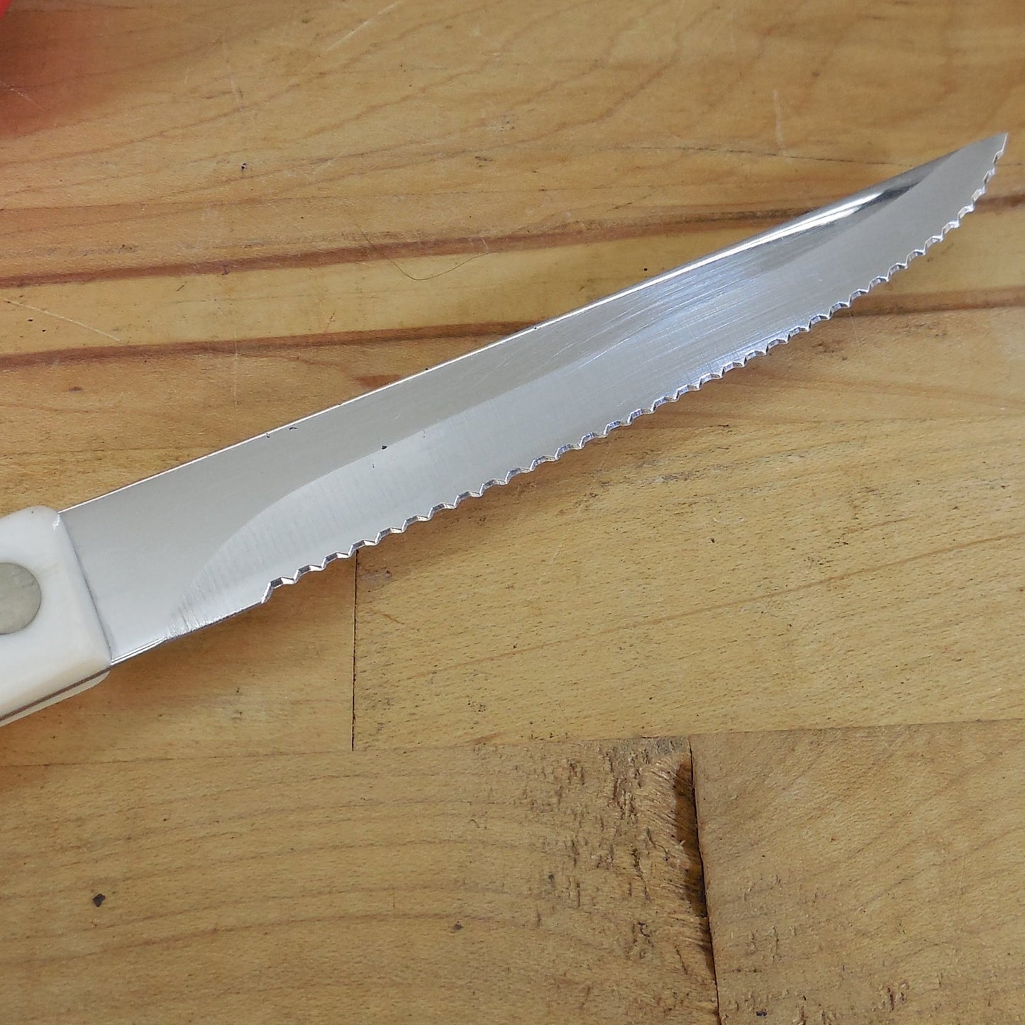 Cutco USA Stainless Knives No. 1721 KM Serrated Trimmer Pearl White blade