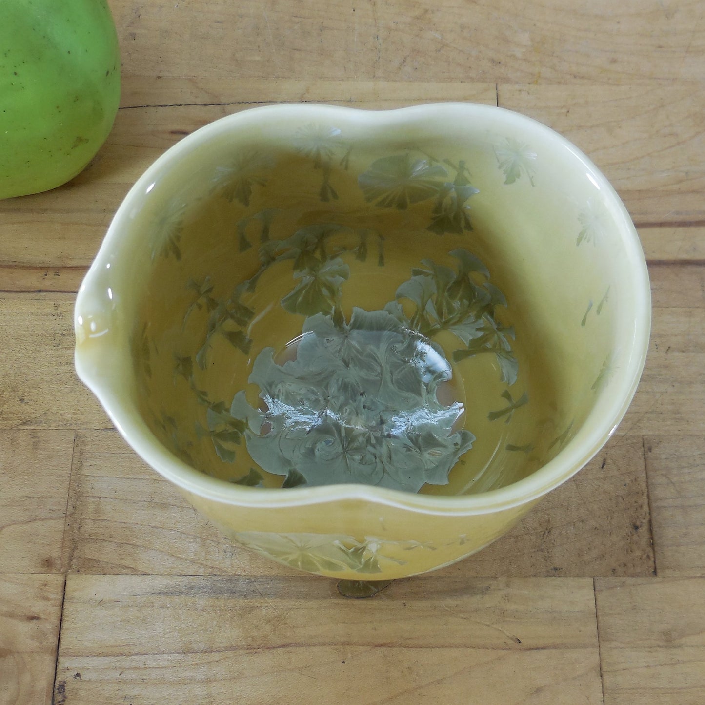 Yyoto Japan Matcha Bowl Crystal Flower Porcelain Yellow Green Signed