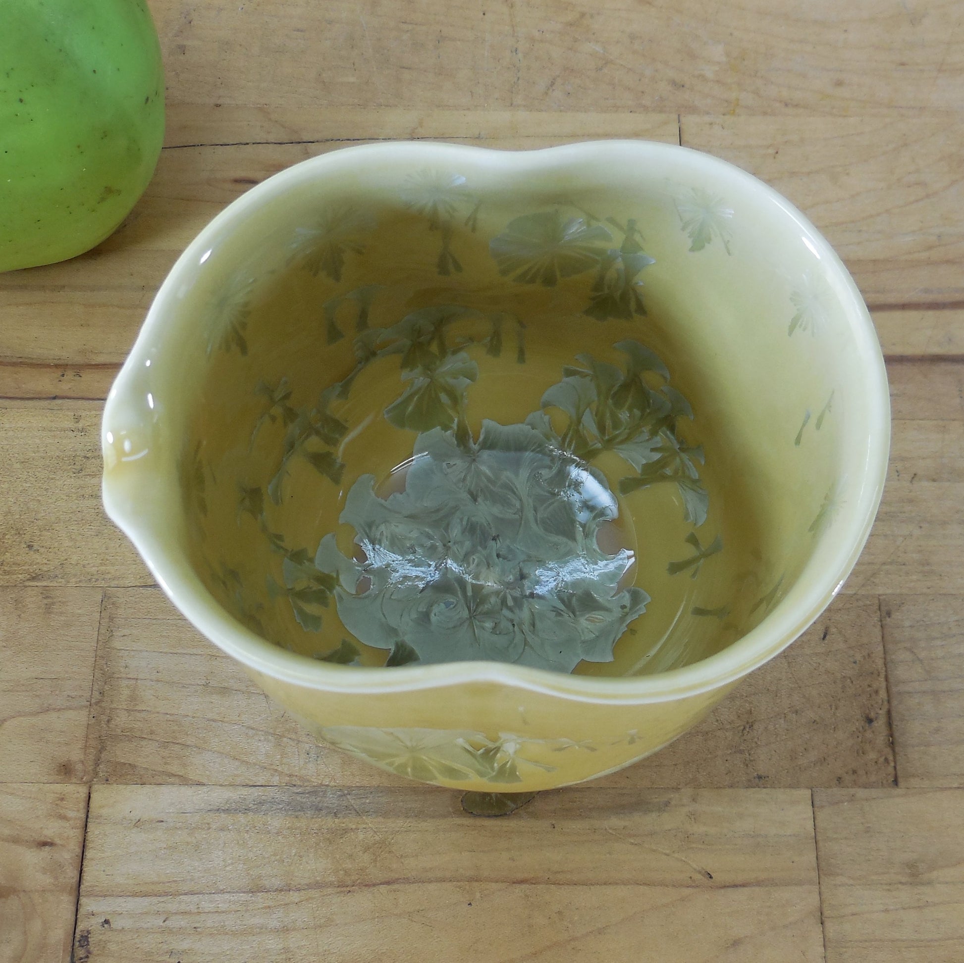 Yyoto Japan Matcha Bowl Crystal Flower Porcelain Yellow Green Signed