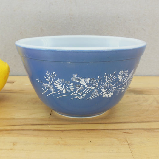 Pyrex Glass USA Colonial Mist 401 Mixinng Bowl Blue White Flowers