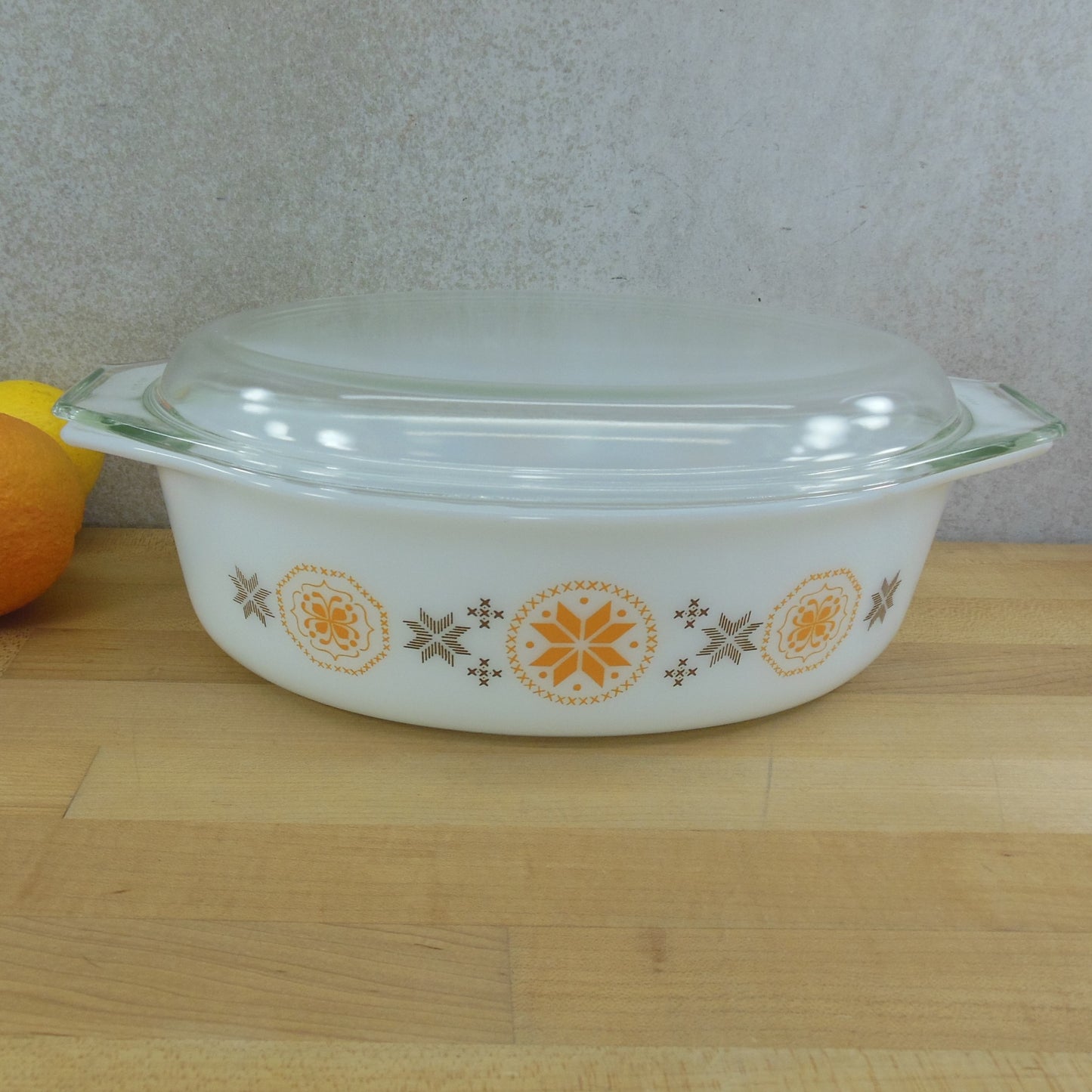 Pyrex Glass USA Town & Country 2.5 Quart Casserole Dish 045