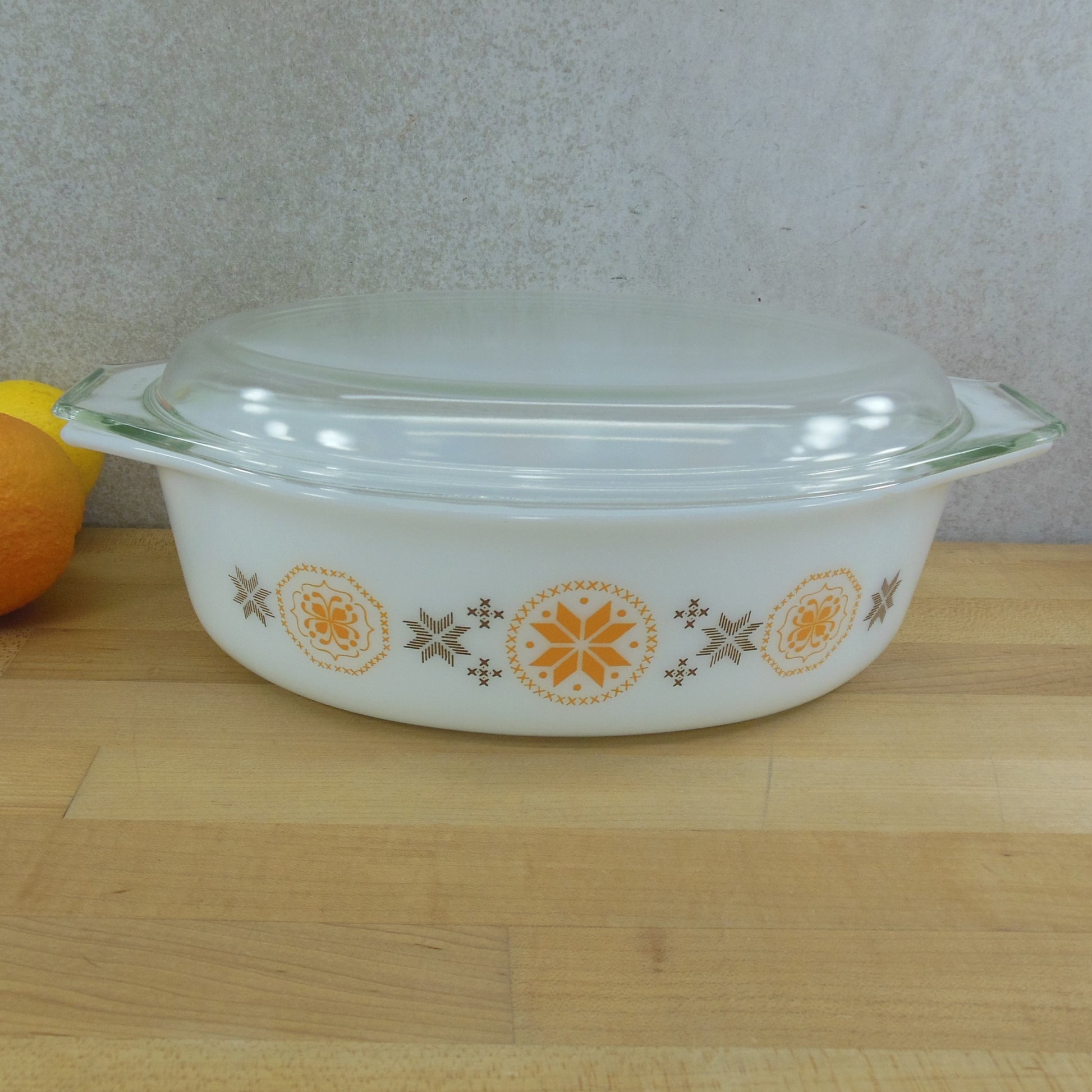 Pyrex Glass USA Town & Country 2.5 Quart Casserole Dish 045