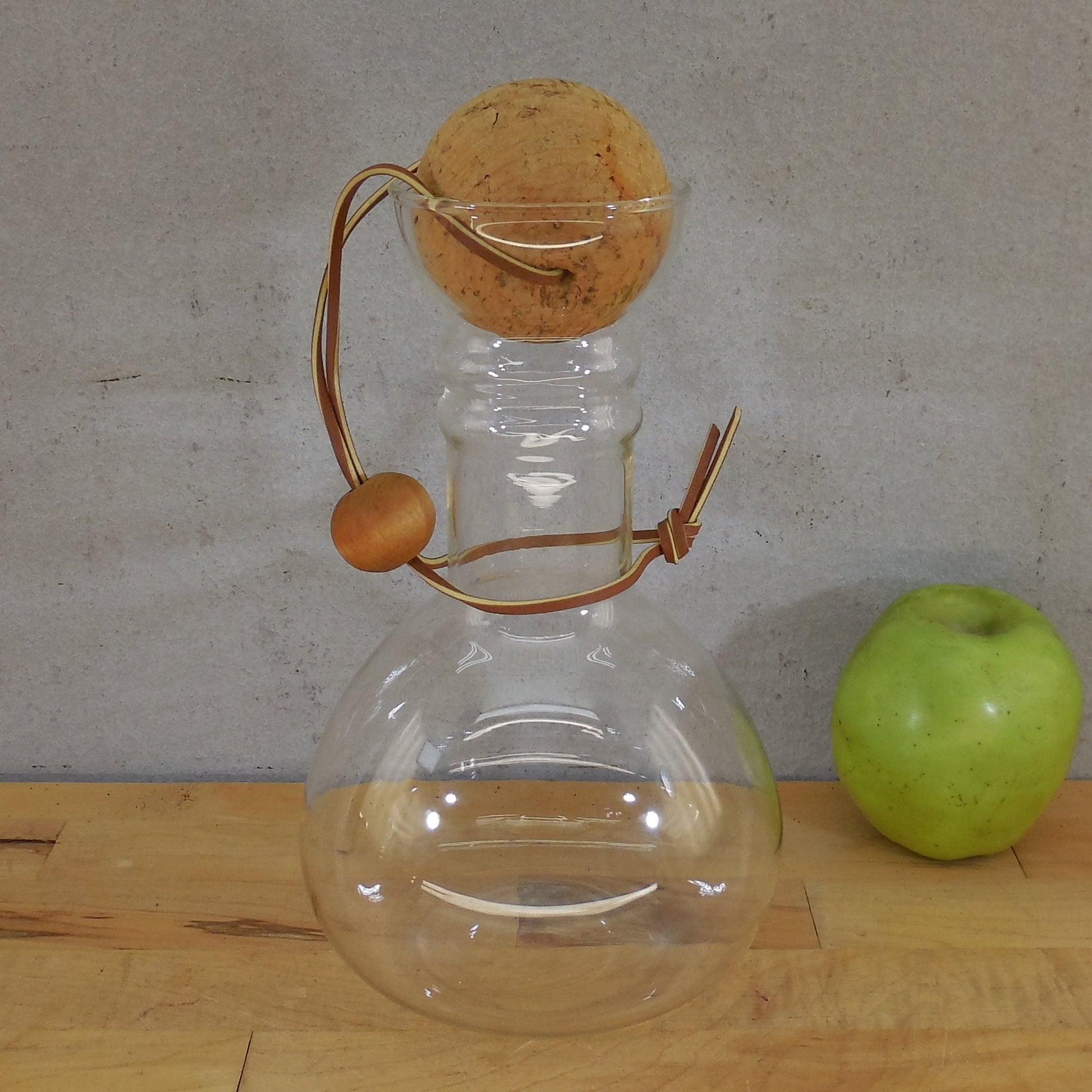 Pyrex Glass USA 8010 Wine Cold Beverage Carafe Cork Ball Stopper