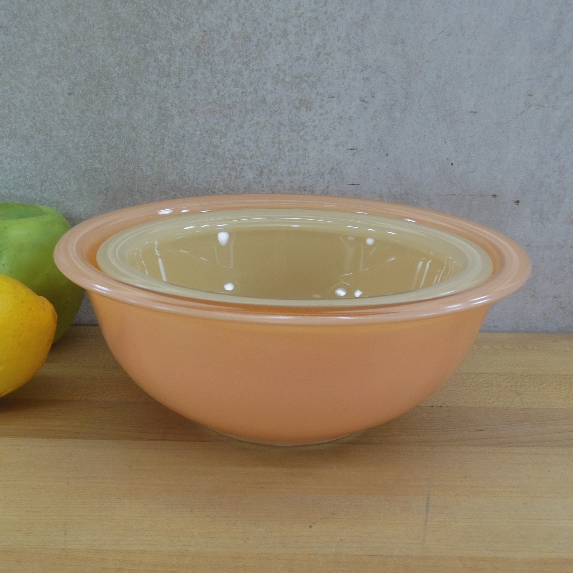 Pyrex Glass Autumn Rainbow Mixing Bowls Yellow Peach 322 323