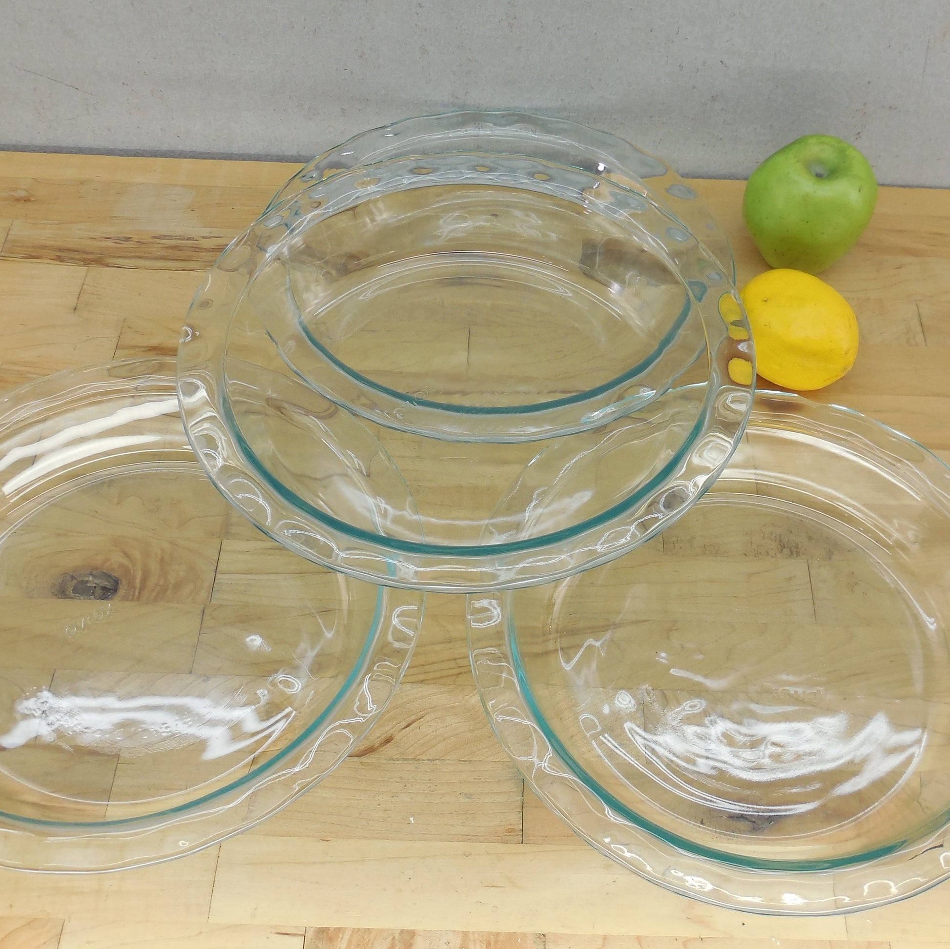 Pyrex USA Blue Tint Glass Pie Plate C290 Easy Grab Blue Tint 9.5" - 4 Lot Fluted Rim