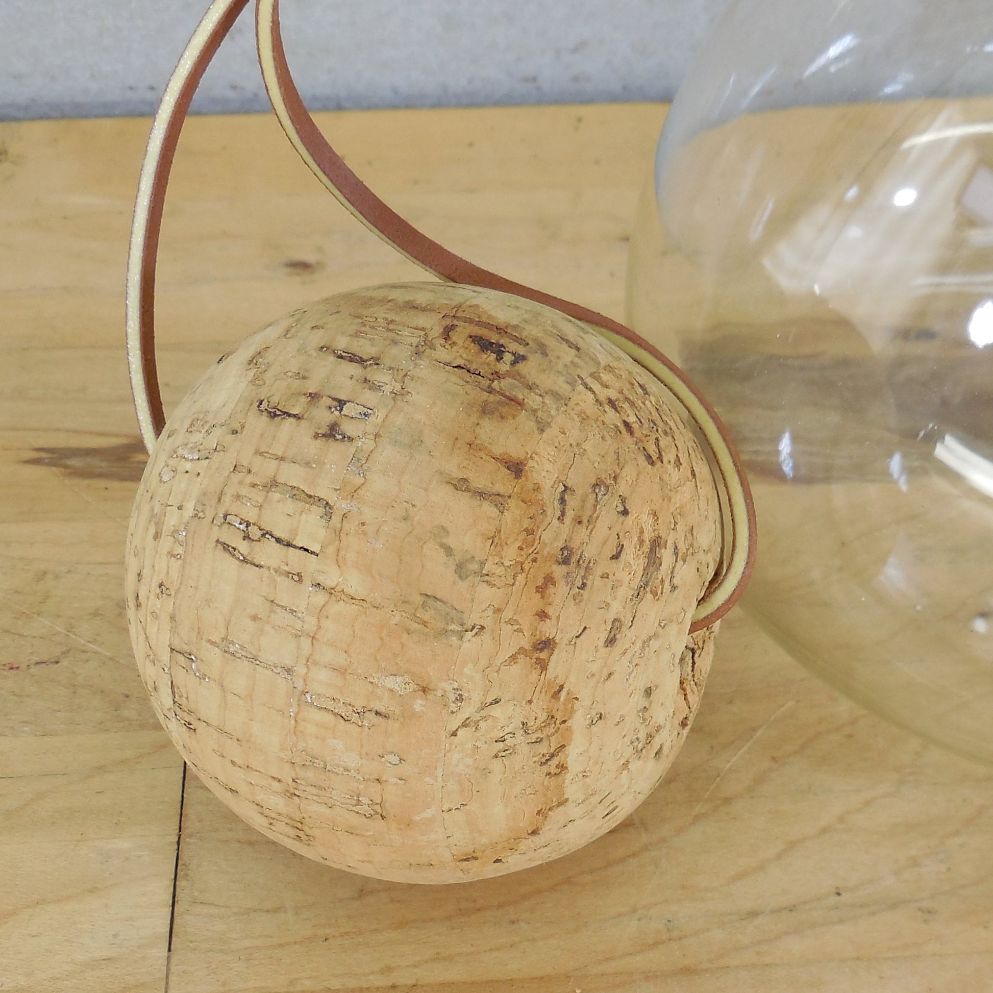 Pyrex Glass USA 8010 Wine Cold Beverage Carafe Cork Ball Stopper 1 quart