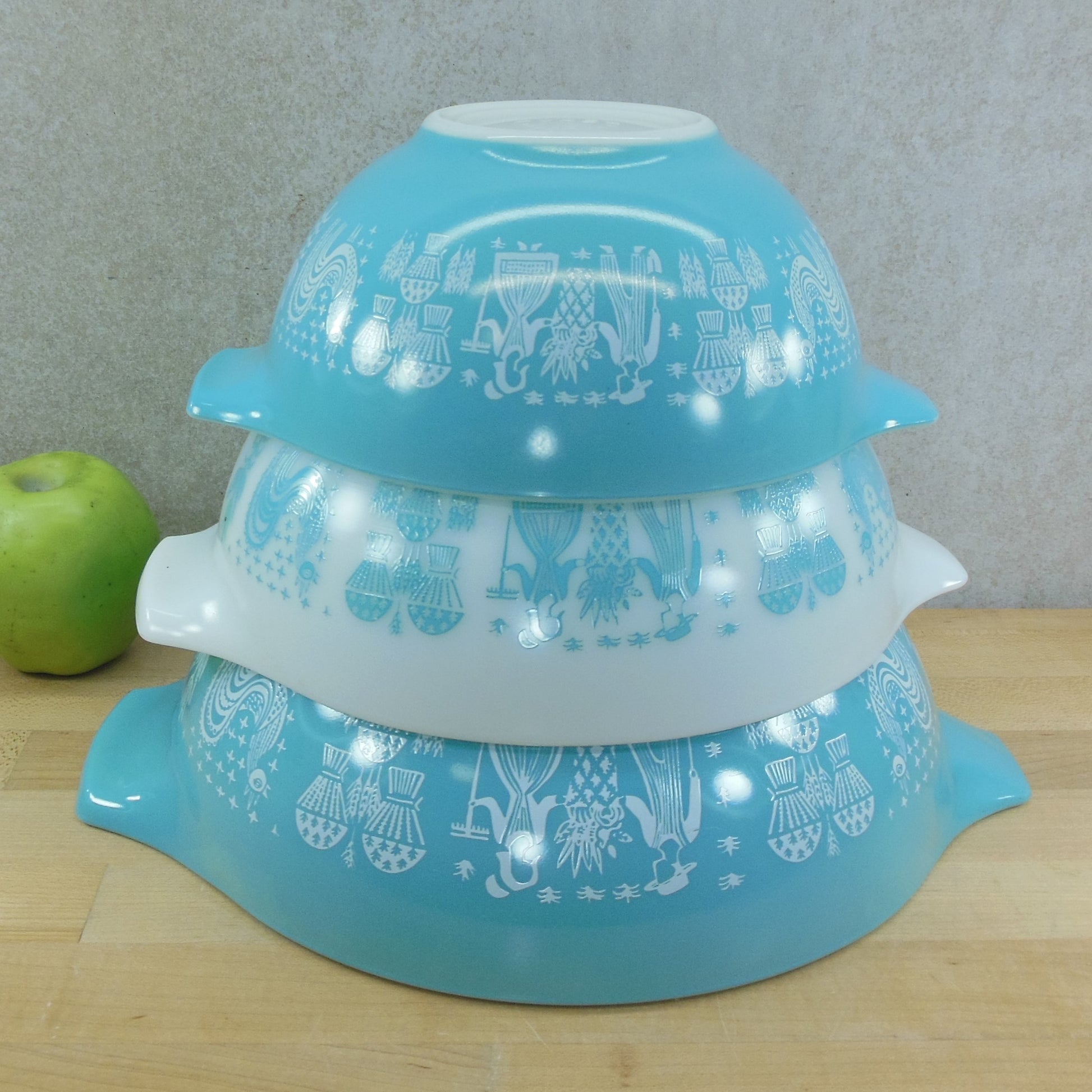 Pyrex Glass USA Amish Butterprint Turquoise White Cinderella Mixing Bo –  Olde Kitchen & Home
