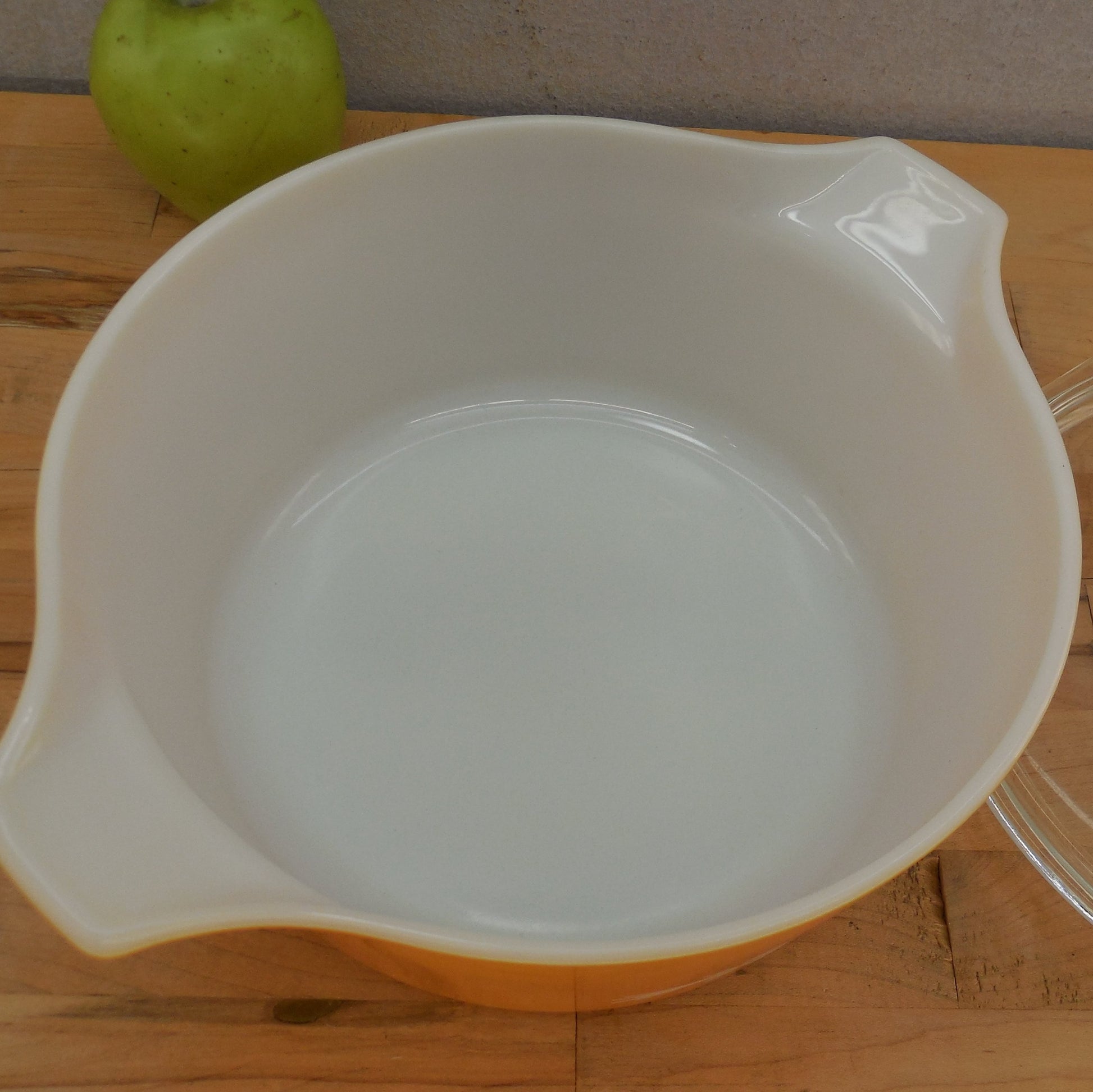 Pyrex USA Butterfly Gold II Lidded Casserole 2.5 Qt. 475-B Used