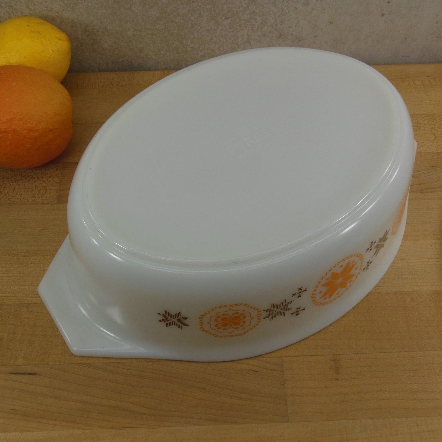 Pyrex Glass USA Town & Country 2.5 Quart Casserole Dish 045 Used