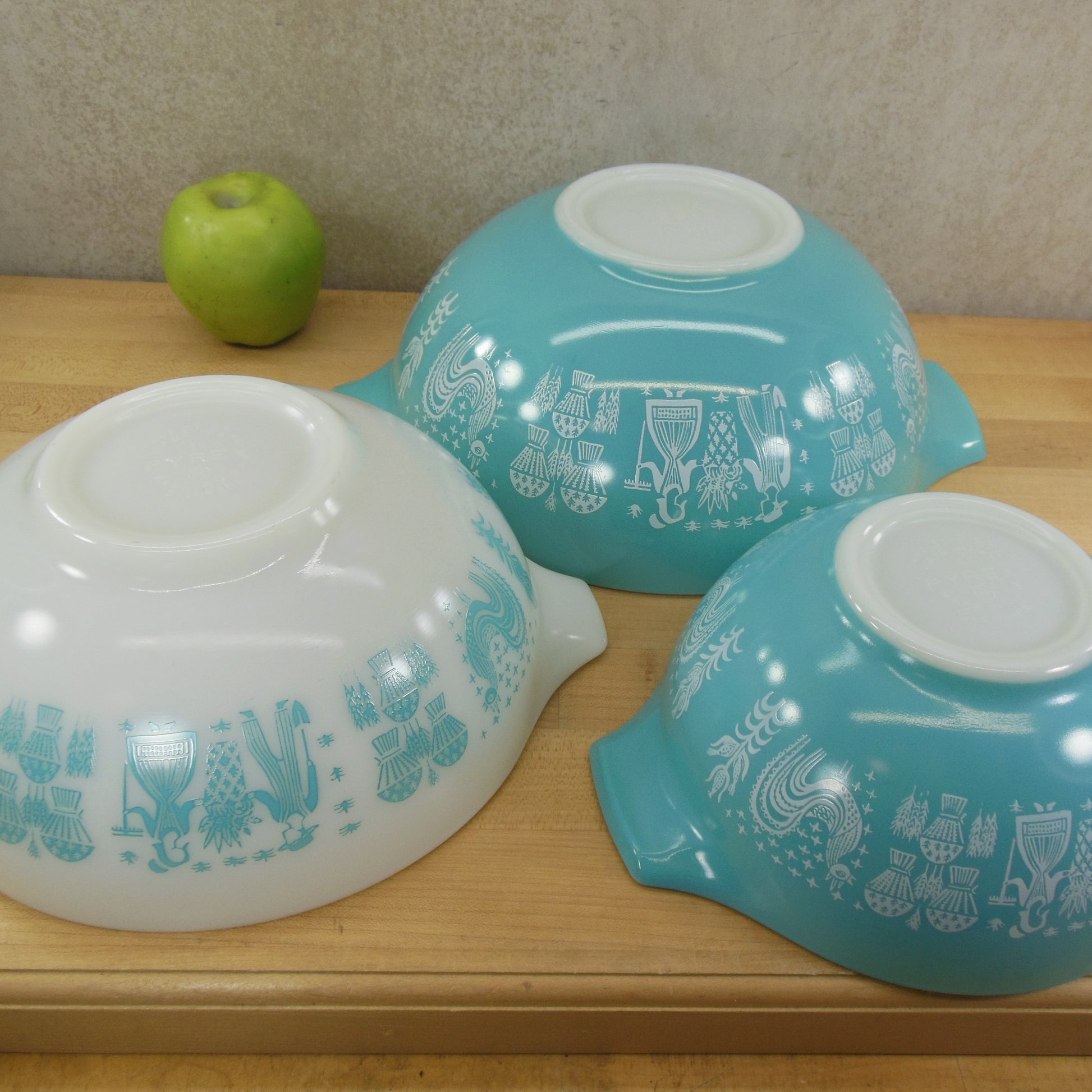 Pyrex Glass USA Amish Butterprint Turquoise White Cinderella Mixing Bo –  Olde Kitchen & Home