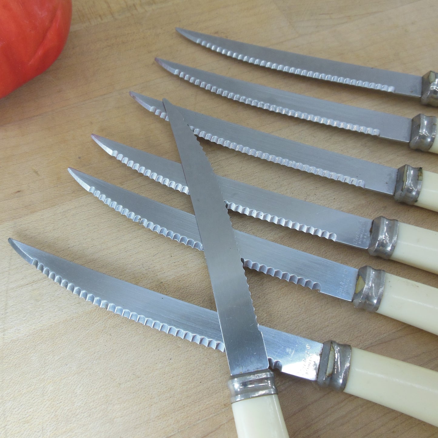 Quikut USA Serrated Stainless Steak Knives Ivory Plastic Handle - 7 Set Vintage