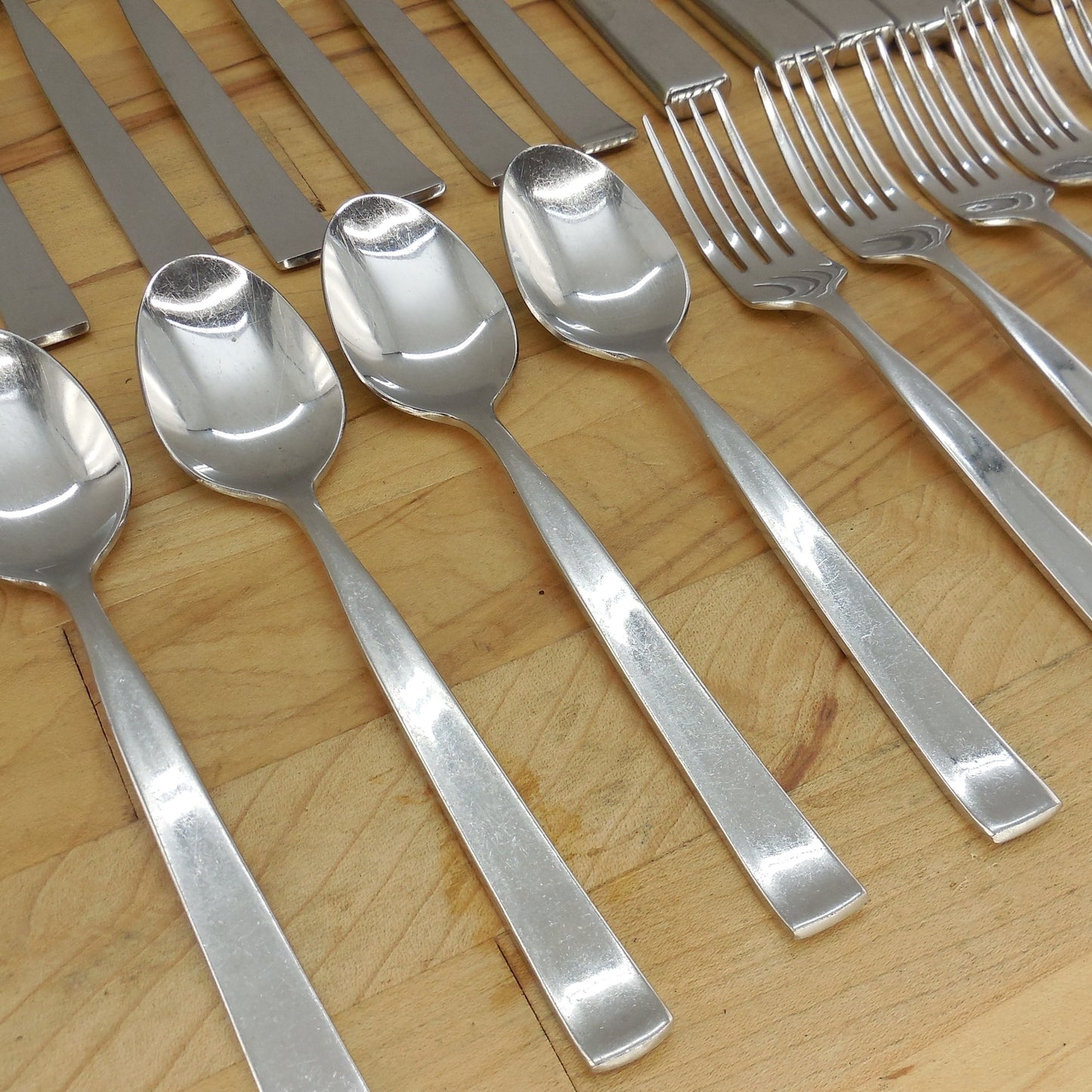 Retroneu Aspen Stainless Flatware Partial Set 26 Pieces Fork Spoon Knife Teaspoon