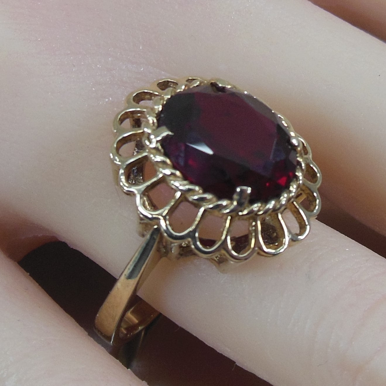 Lady's 14K Yellow Gold Oval Ruby Solitaire Ring Wire Loop Mount Size 9.5 Vintage