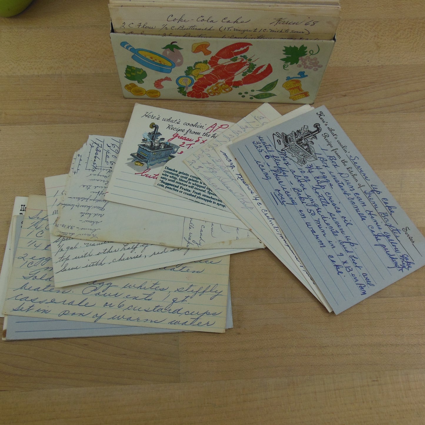 Ohio Art Co. Estate Recipe Box Full Handwritten Cards Used