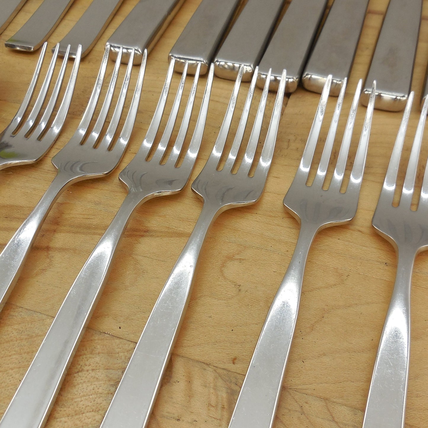 Retroneu Aspen Stainless Flatware Partial Set 26 Pieces Fork Spoon Knife Vintage