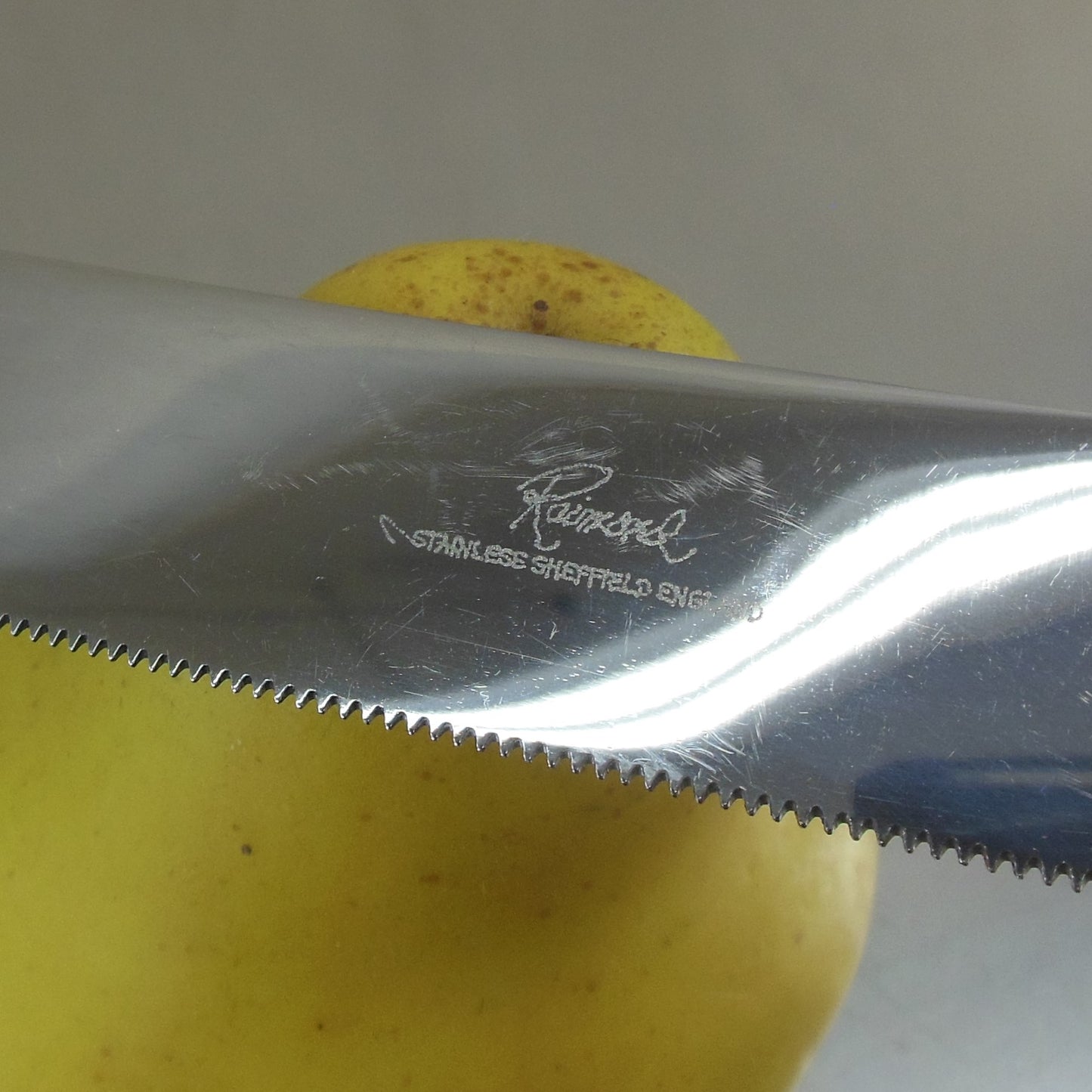 Raimond Sheffield England Sterling Handle Stainless Serrated Cake Knife Maker Mark