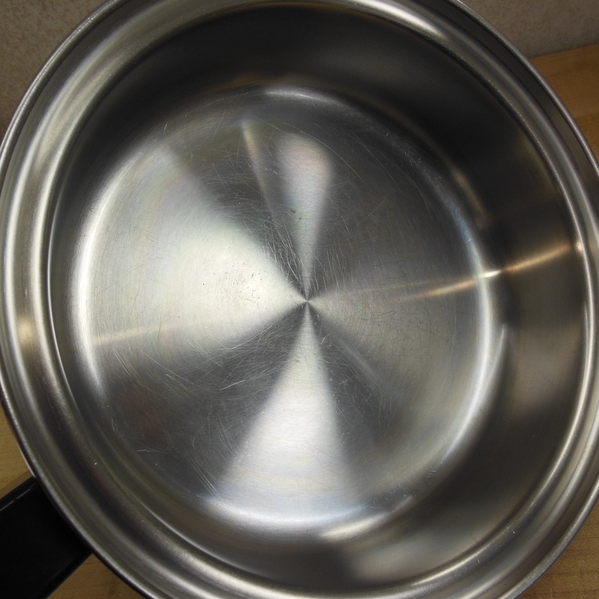 Vollrath Rex-A-Matic Stainless 8" Saucepan Skillet & Vent Lid Interior