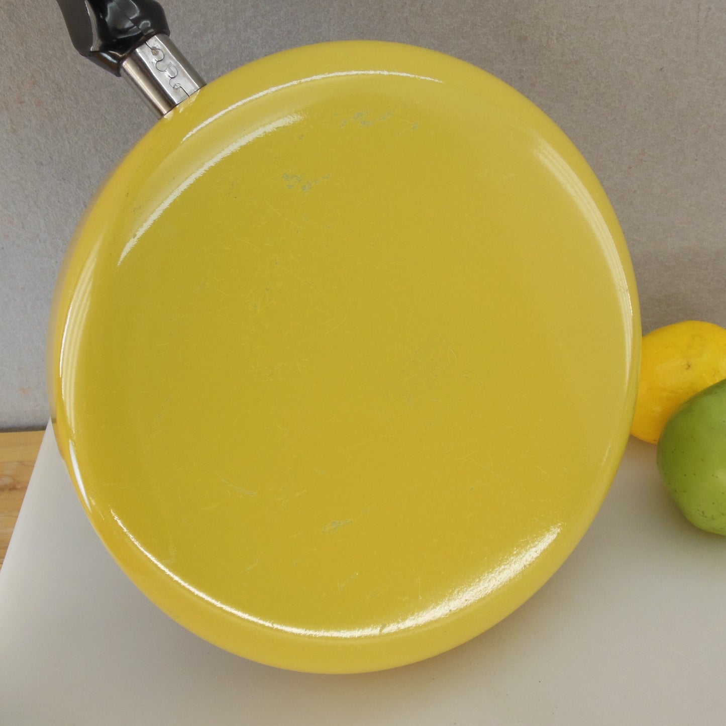 West Bend USA Registered Aluminum Harvest Gold Yellow Enamel 10" Skillet