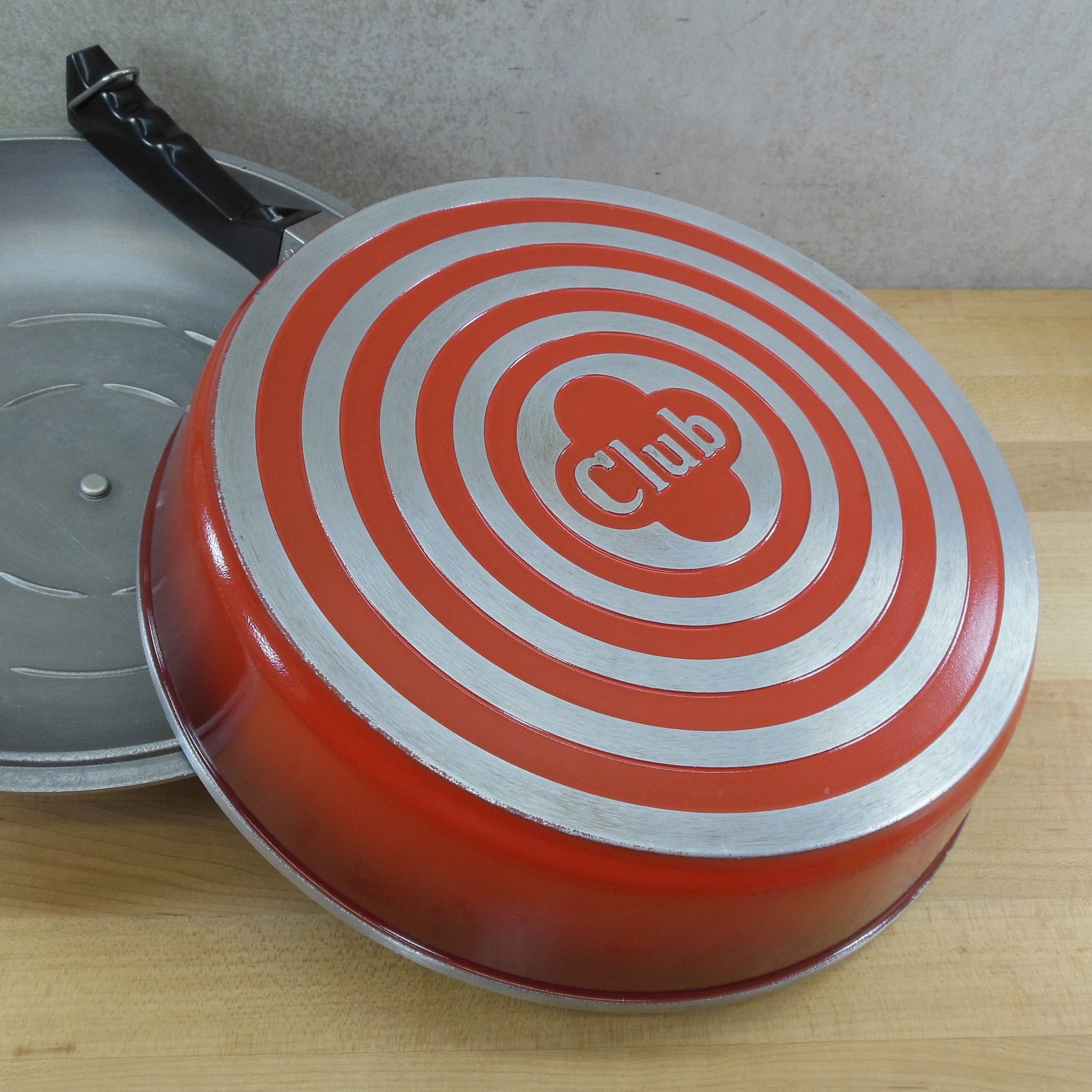 Club Aluminum USA Red 12 Skillet & Lid Chicken Fryer – Olde