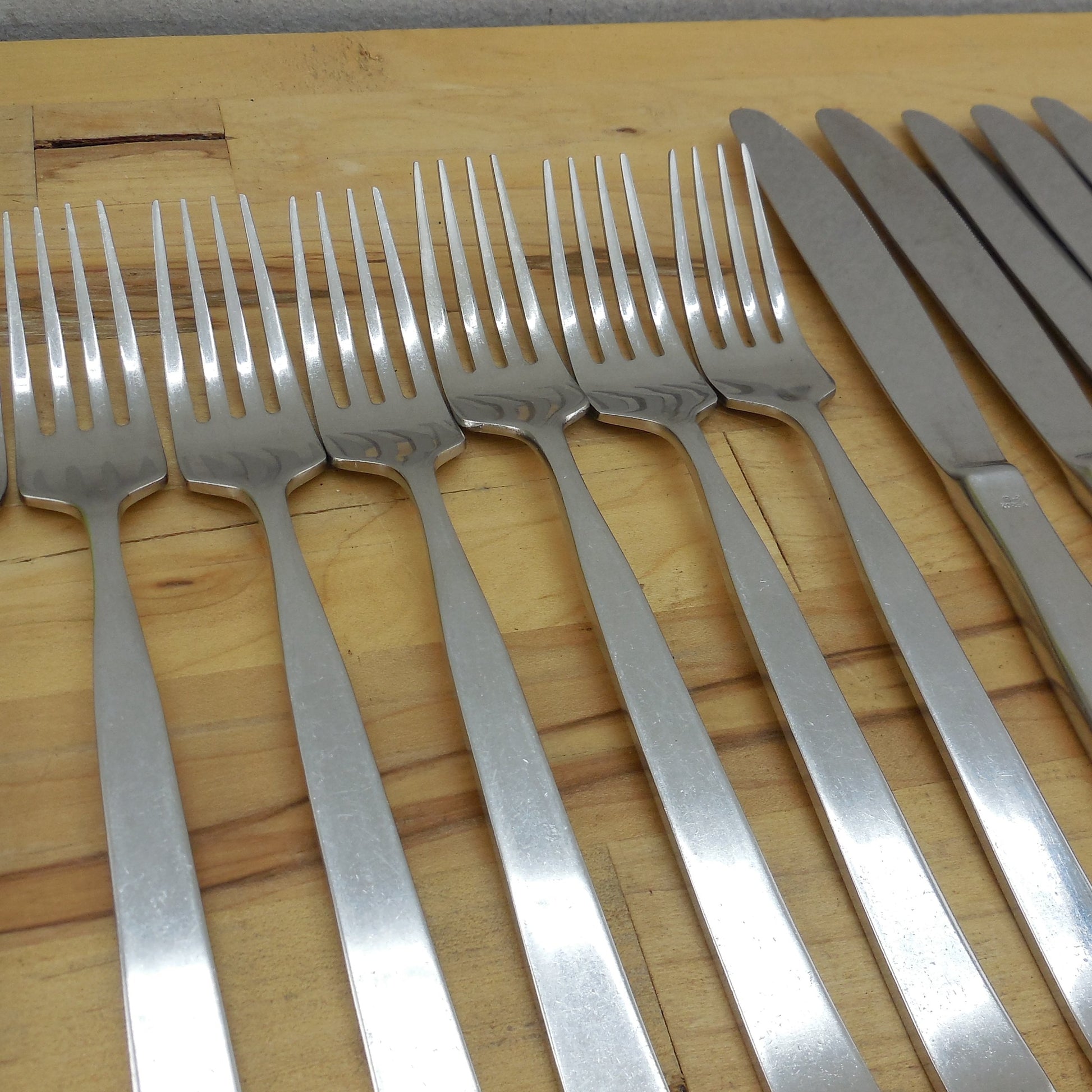 Retroneu Aspen Stainless Flatware Partial Set 26 Pieces Fork Spoon Knife Used